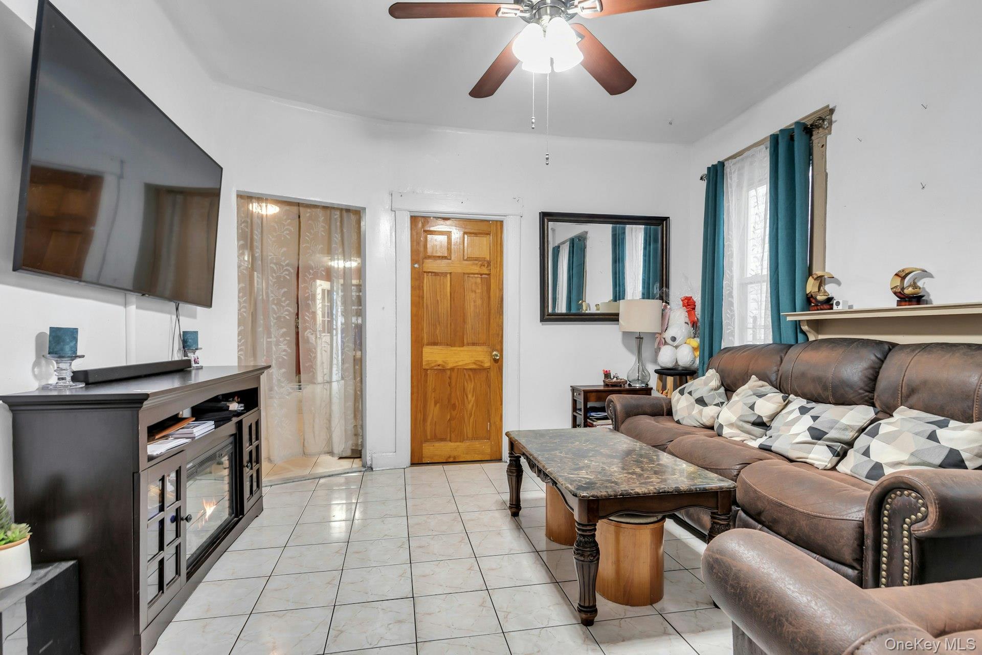 #4 photo, 3223 95th Street, एल्महर्स्ट East Elmhurst , NY 11369