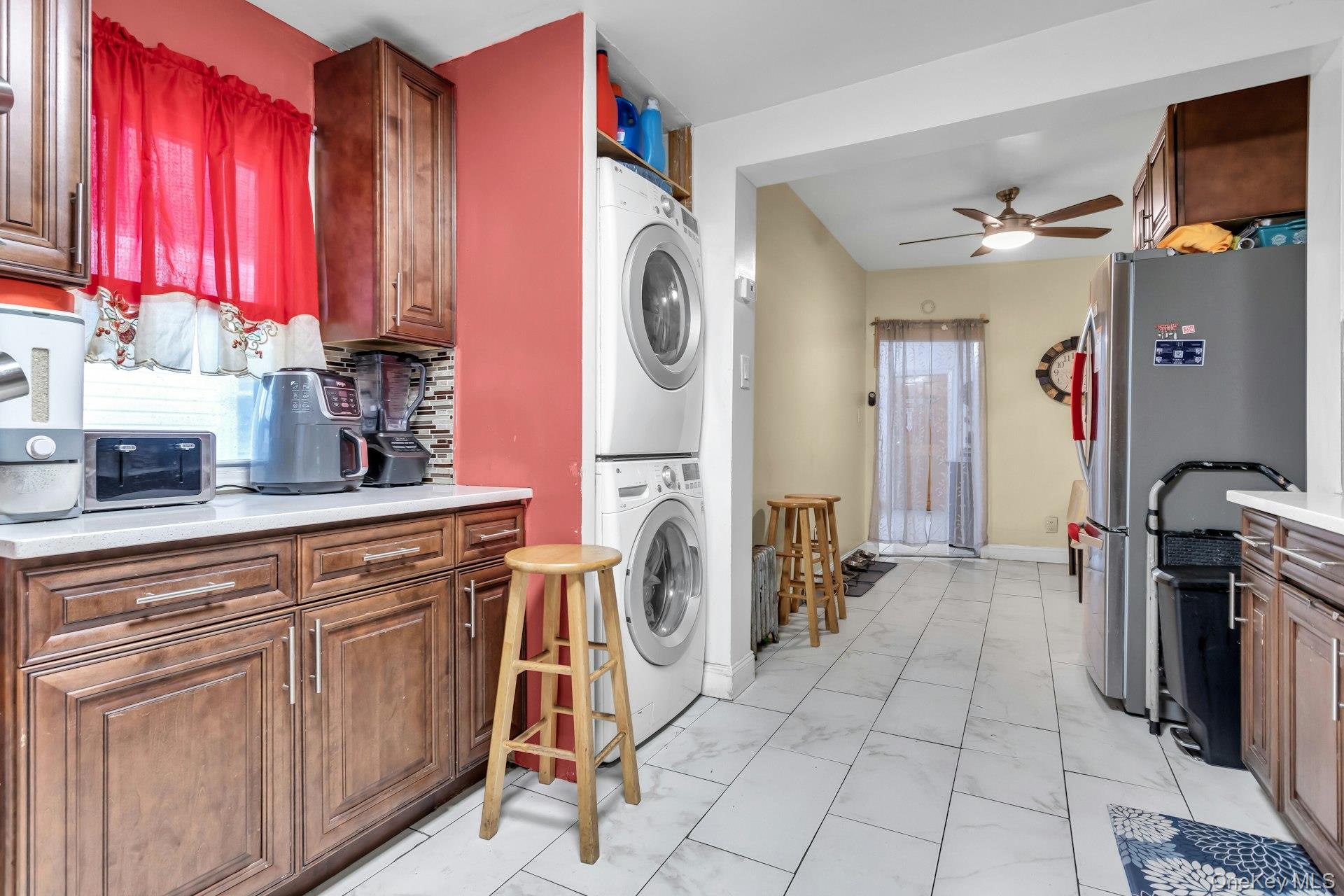 #7 photo, 3223 95th Street, एल्महर्स्ट East Elmhurst , NY 11369