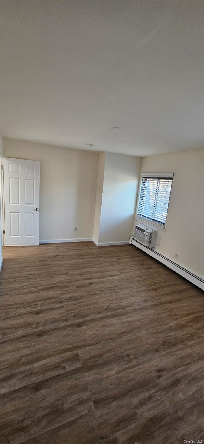 #8 photo, 492 N Broadway, White Plains , NY 10603