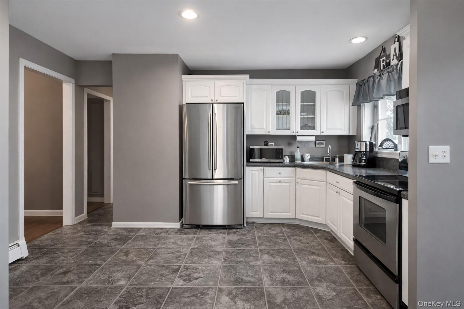 #4 photo, 82 Brushwood Drive, Shirley , NY 11967