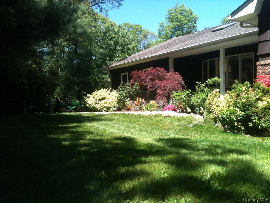 #11 photo, 5 Mannetto Hill Road, Huntington , NY 11743