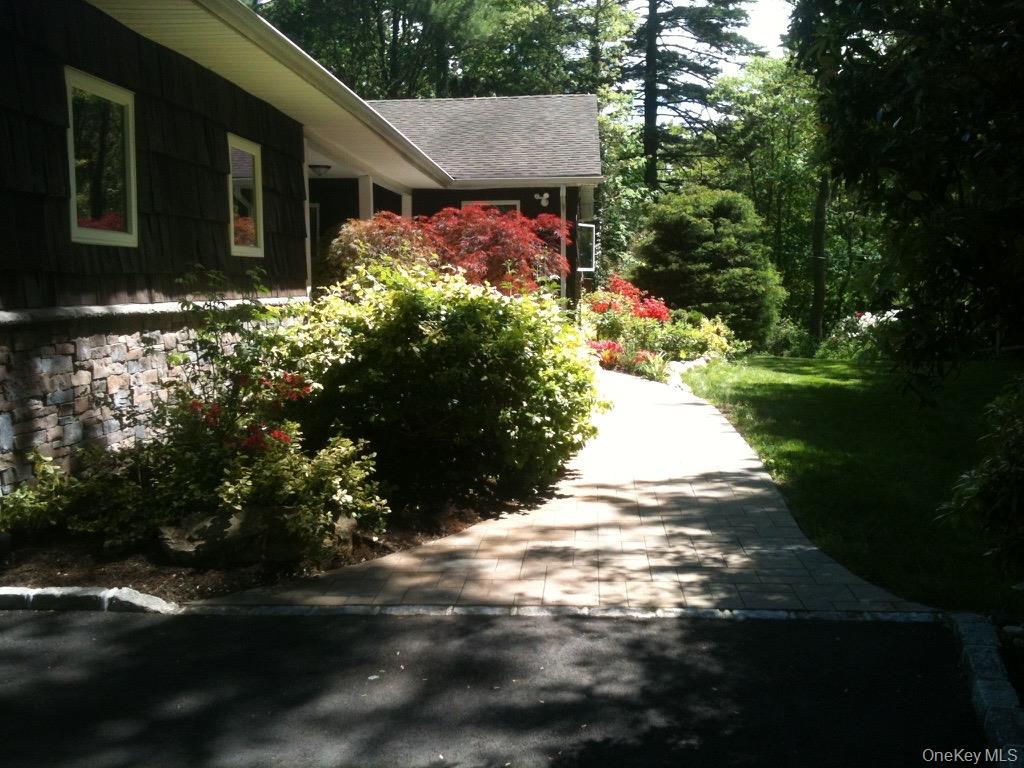 #5 photo, 5 Mannetto Hill Road, Huntington , NY 11743