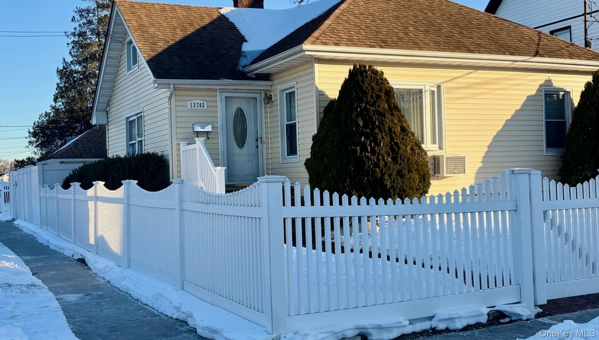 #4 photo, 137-03 244th Street, Rosedale , NY 11422