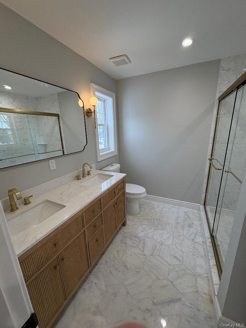 #12 photo, 26 Essex Road, ナッソー郡 Bethpage , NY 11714