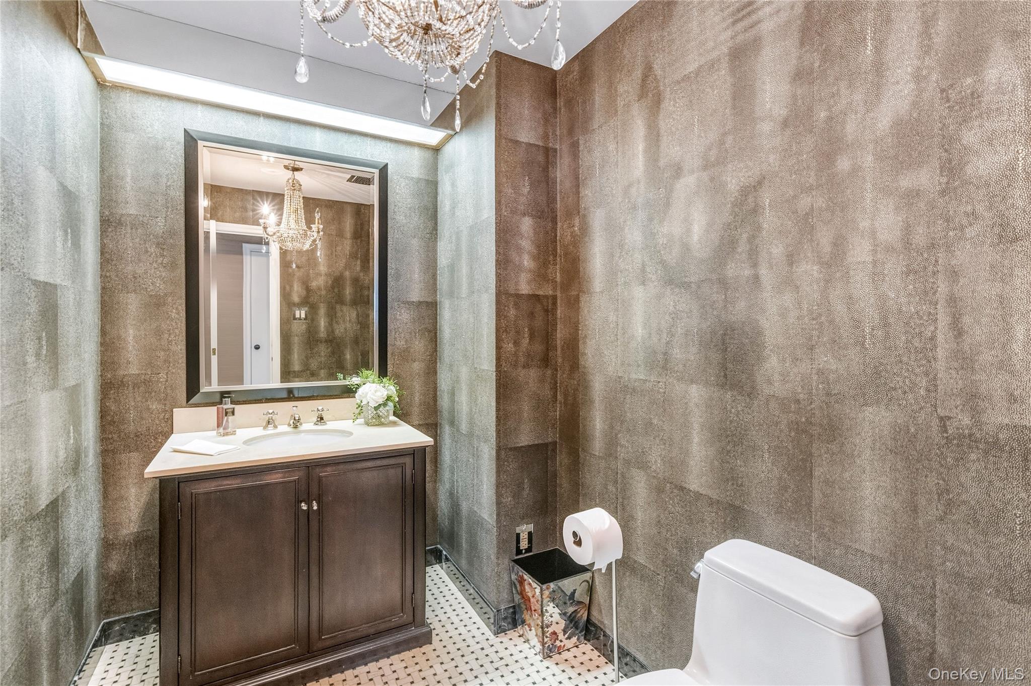 #20 photo, 301 Oakley Court, Mill Neck , NY 11765