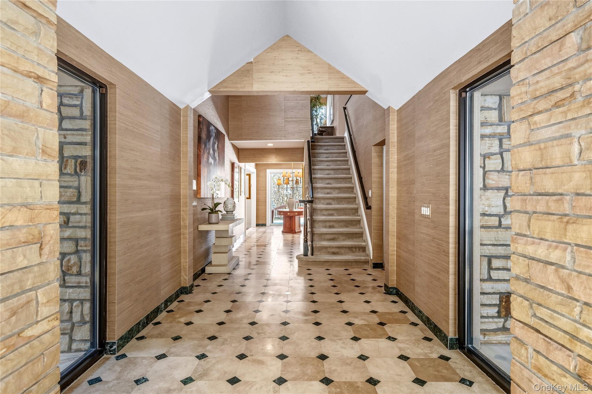 #4 photo, 301 Oakley Court, Mill Neck , NY 11765