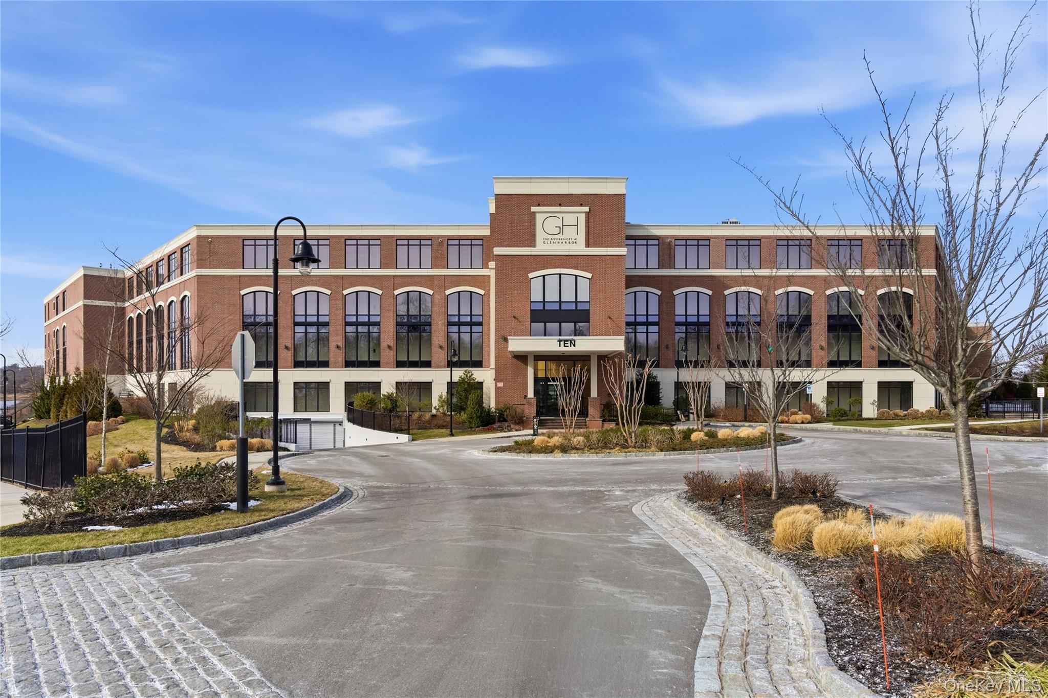 #1 photo, 10 Shore Road, Glenwood Landing , NY 11547