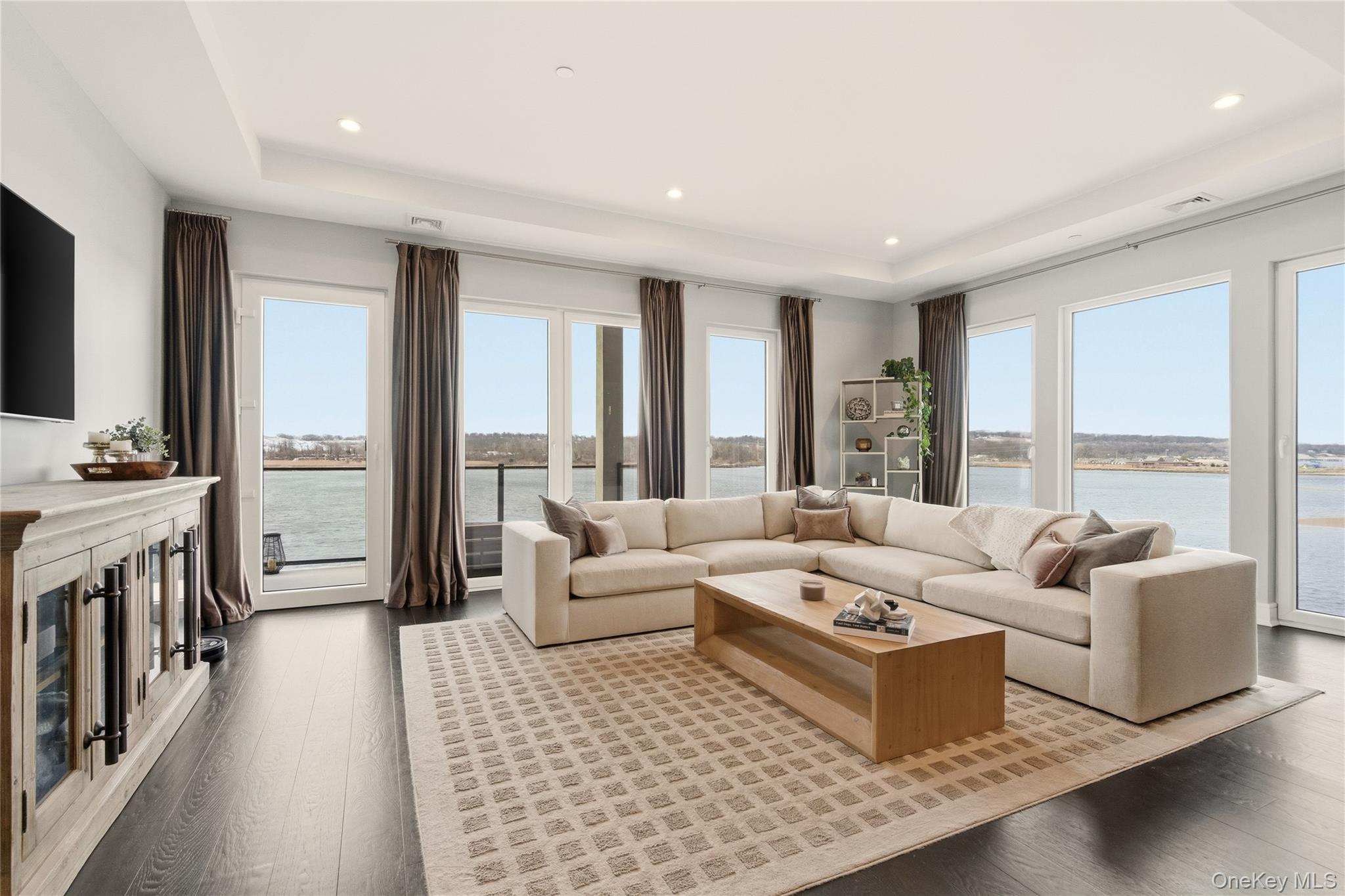 #11 photo, 10 Shore Road, Glenwood Landing , NY 11547