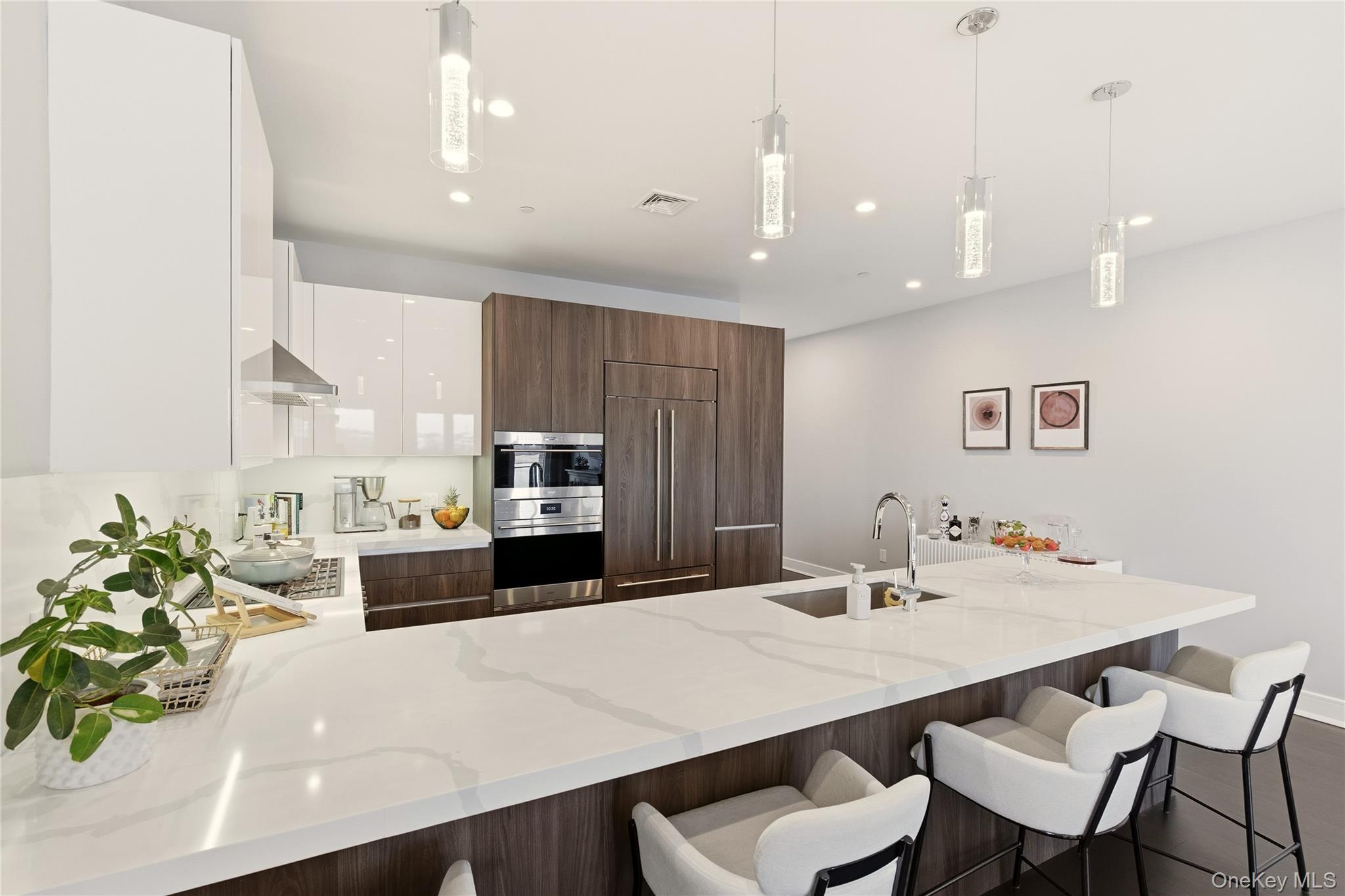 #8 photo, 10 Shore Road, Glenwood Landing , NY 11547