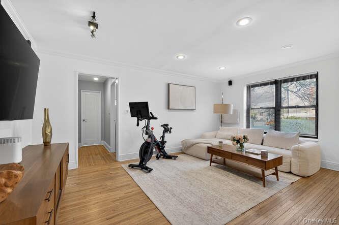 #3 photo, 46 Terrace Circle, Great Neck , NY 11021