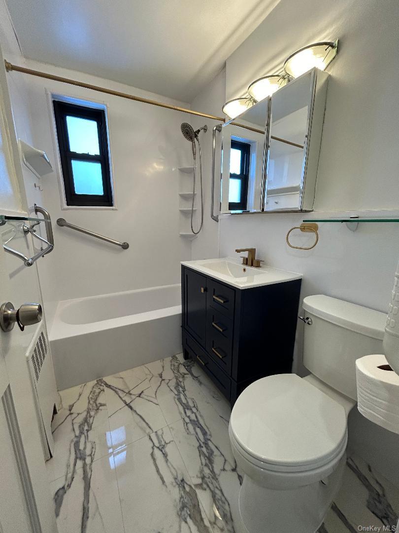 #18 photo, 16-41 160, কুইন্‌স Whitestone , NY 11357