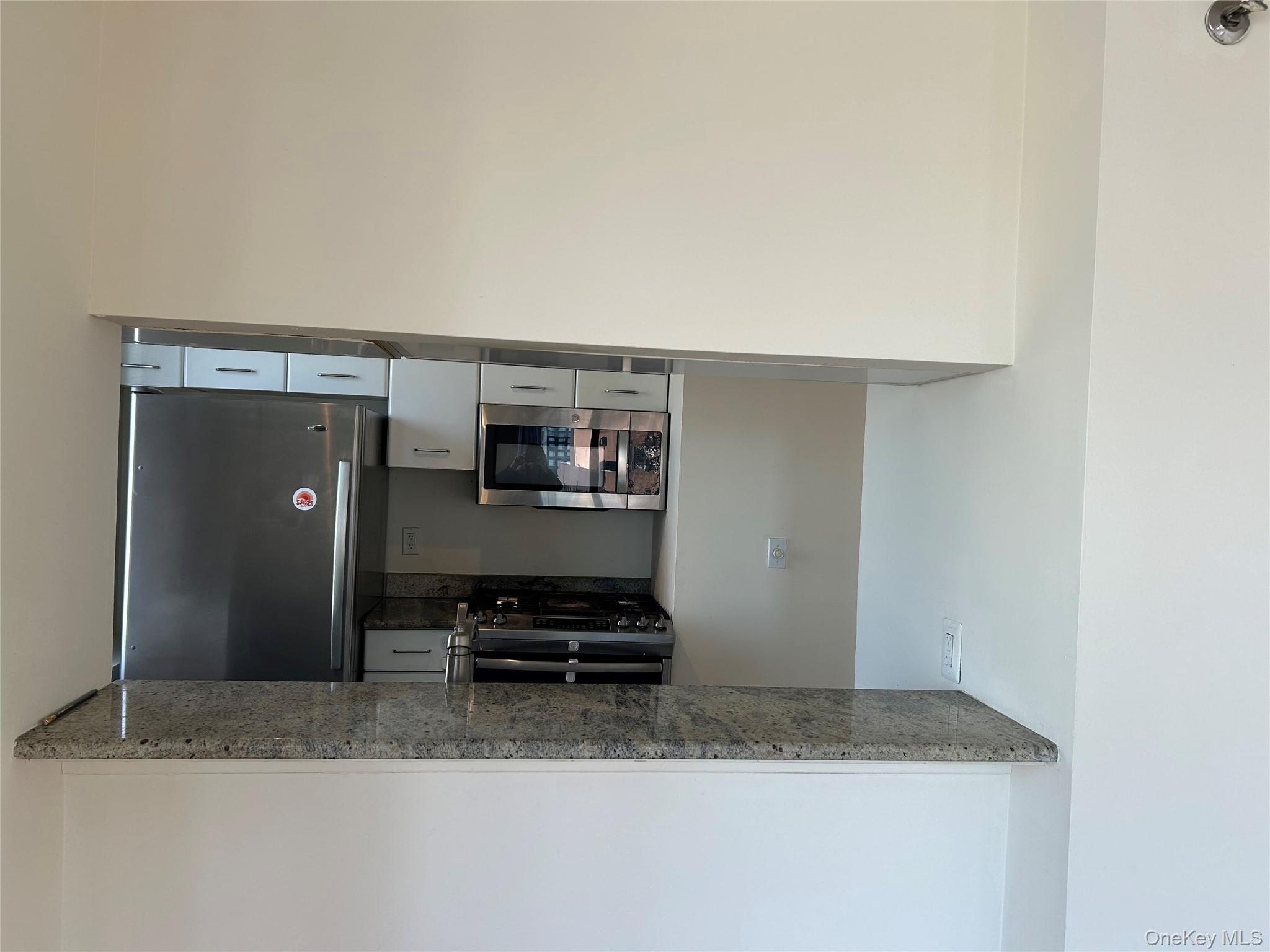 #8 photo, 4 Martine Avenue, White Plains , NY 10606