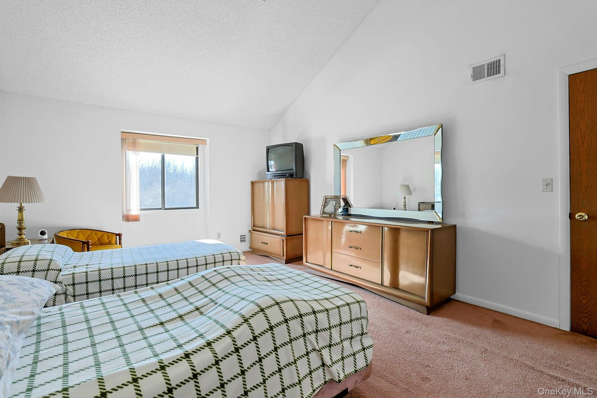 #12 photo, 2 Linda Court, Nanuet , NY 10954