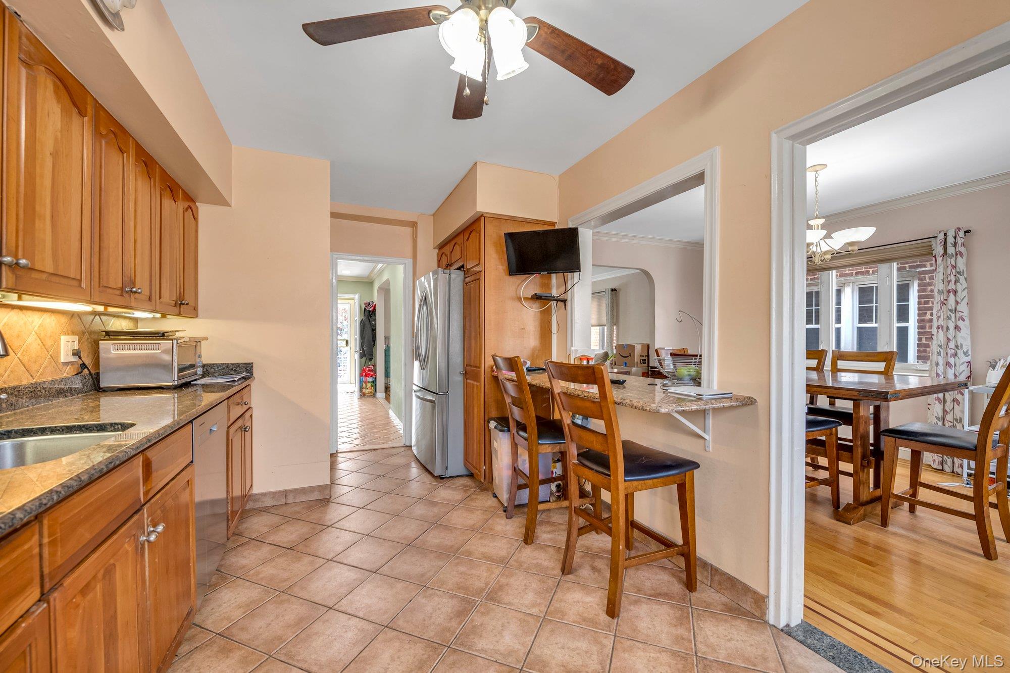 #6 photo, 1922 Hering Avenue, برونكس Bronx , NY 10461