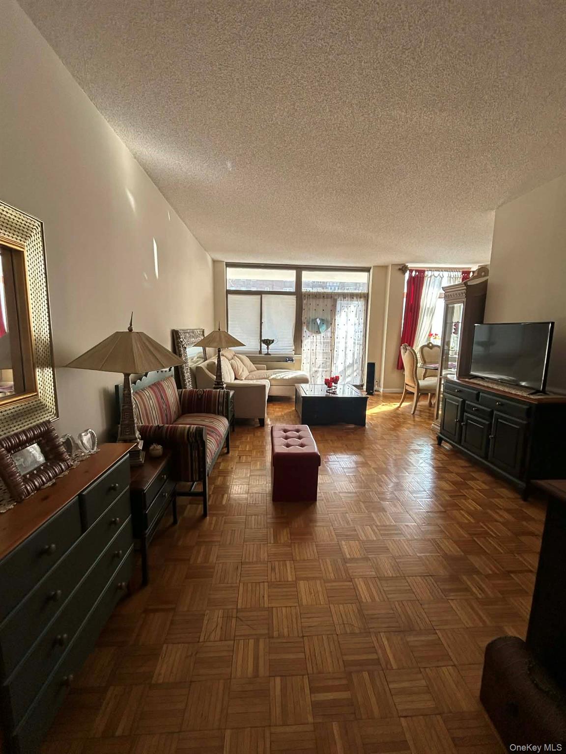 #6 photo, 35 N Chatsworth Avenue, Larchmont , NY 10538