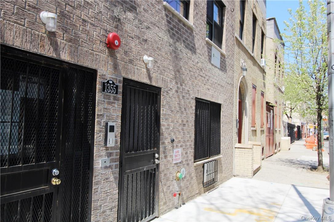 #19 photo, 1355 Plimpton Avenue, Bronx , NY 10452