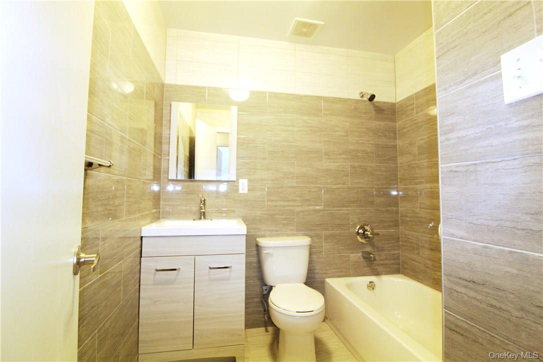 #6 photo, 1355 Plimpton Avenue, Bronx , NY 10452