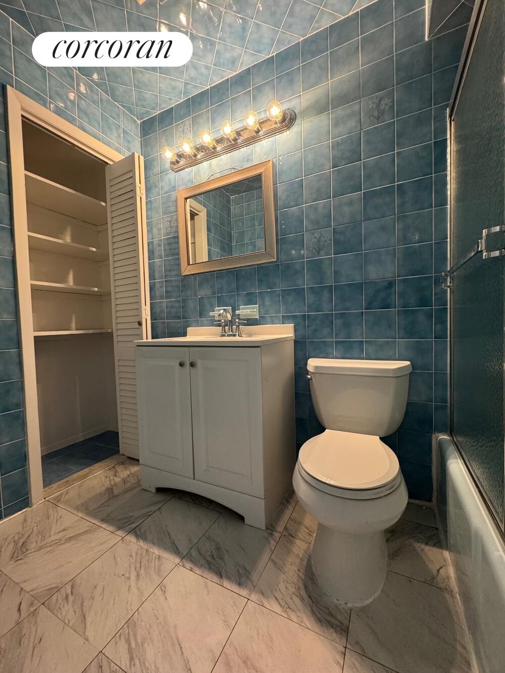 #11 photo, Glendale, Glendale , NY 11385