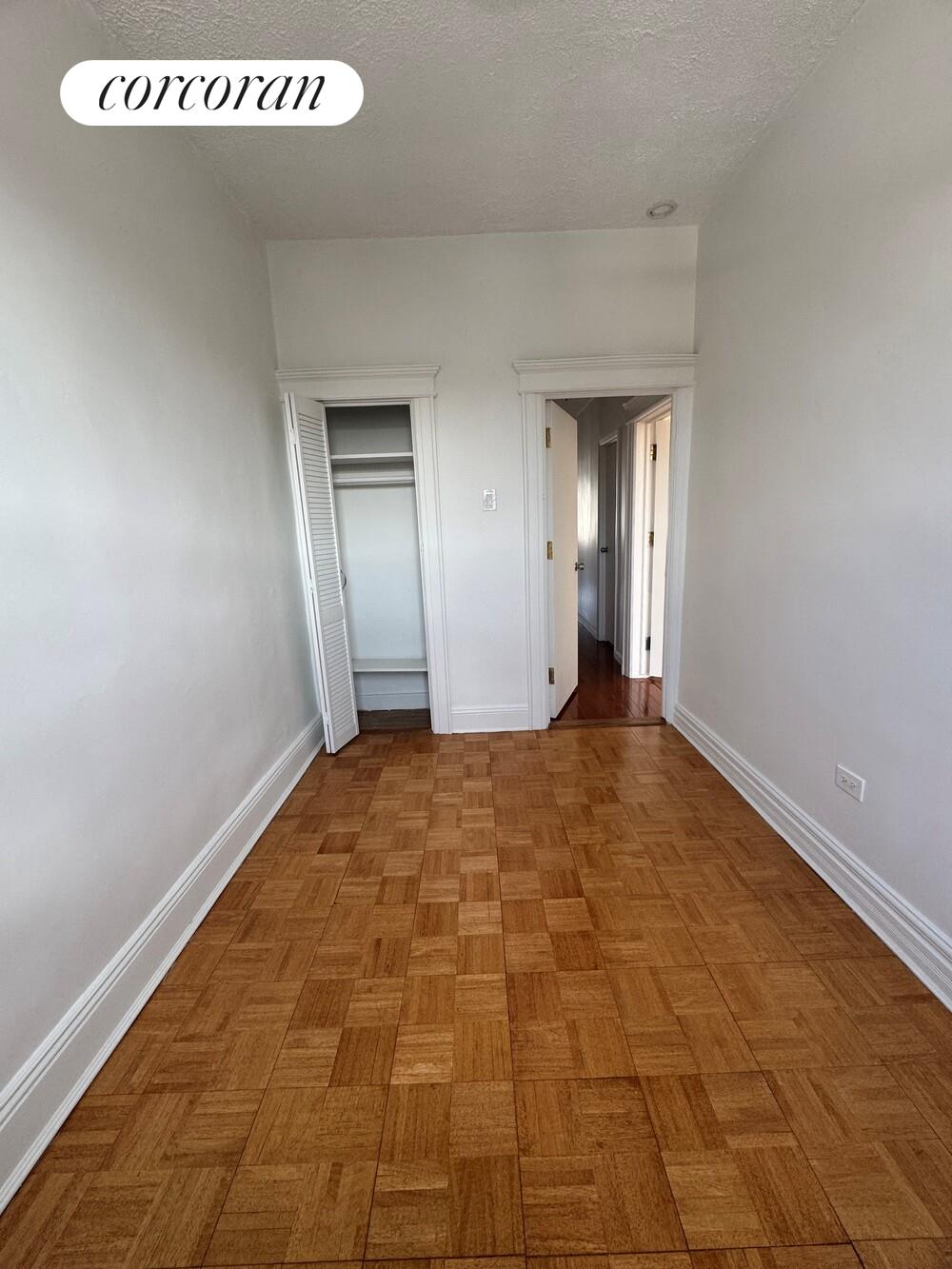 #17 photo, Glendale, Glendale , NY 11385