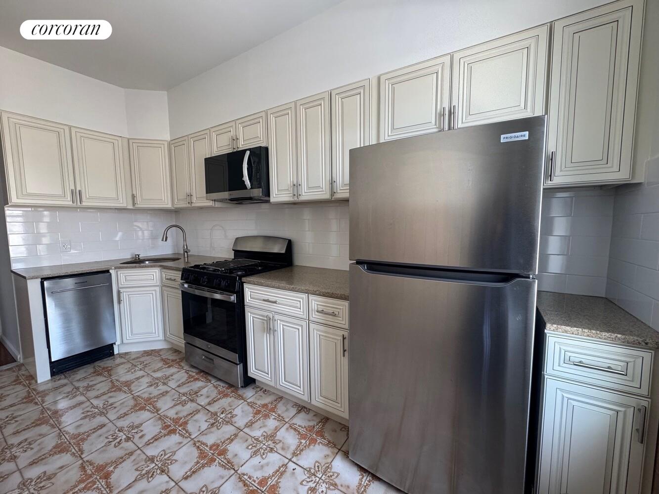 #9 photo, Glendale, Glendale , NY 11385