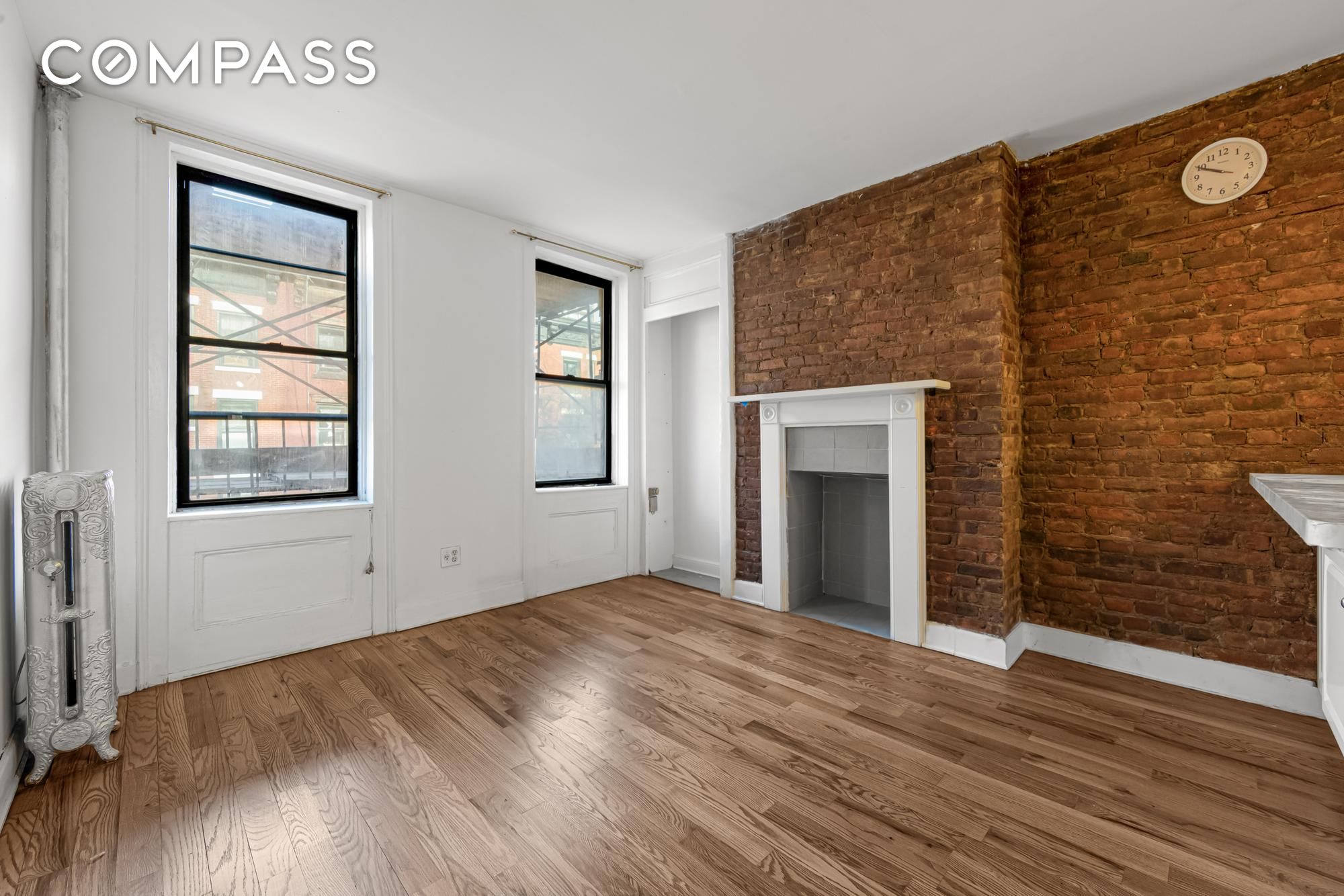 #19 photo, 504 E 6th Street, מנהטן East Village , NY 10009