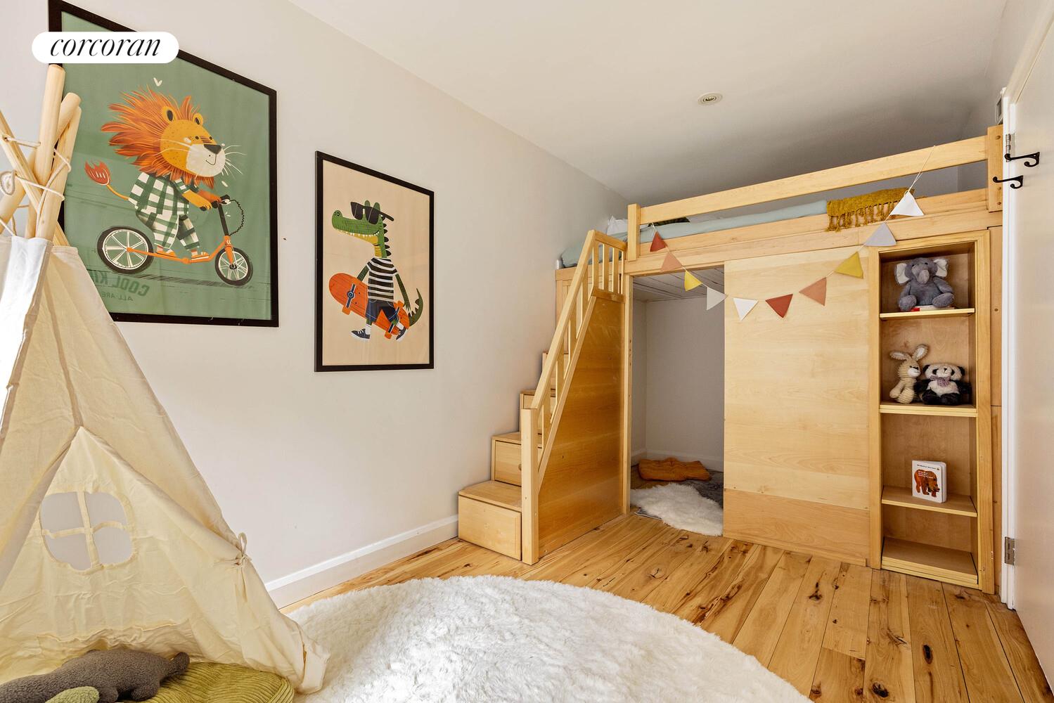 #14 photo, 108 W 69TH Street, Lincoln Square , NY 10023