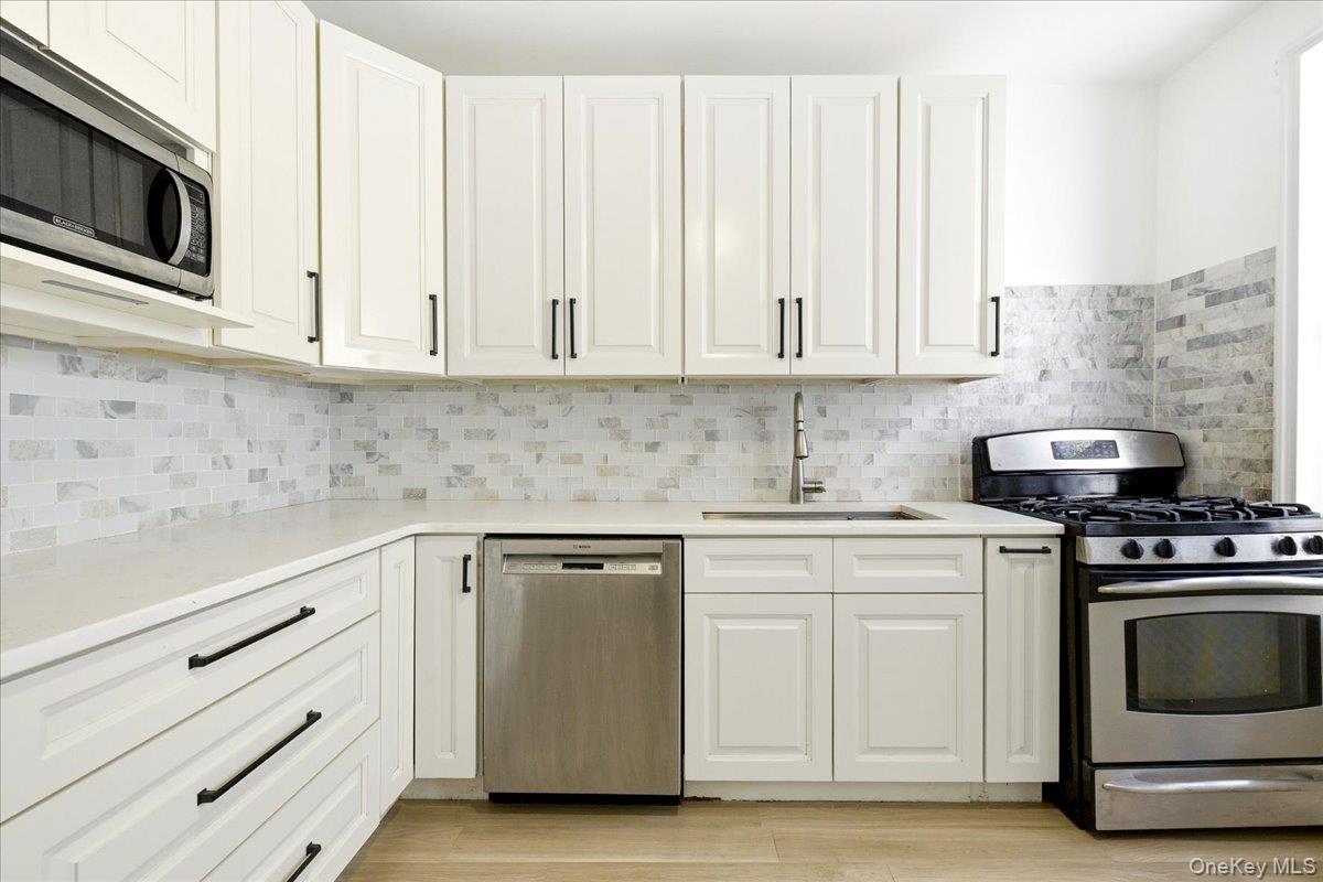 #15 photo, 114-20 Queens Boulevard, Forest Hills , NY 11375