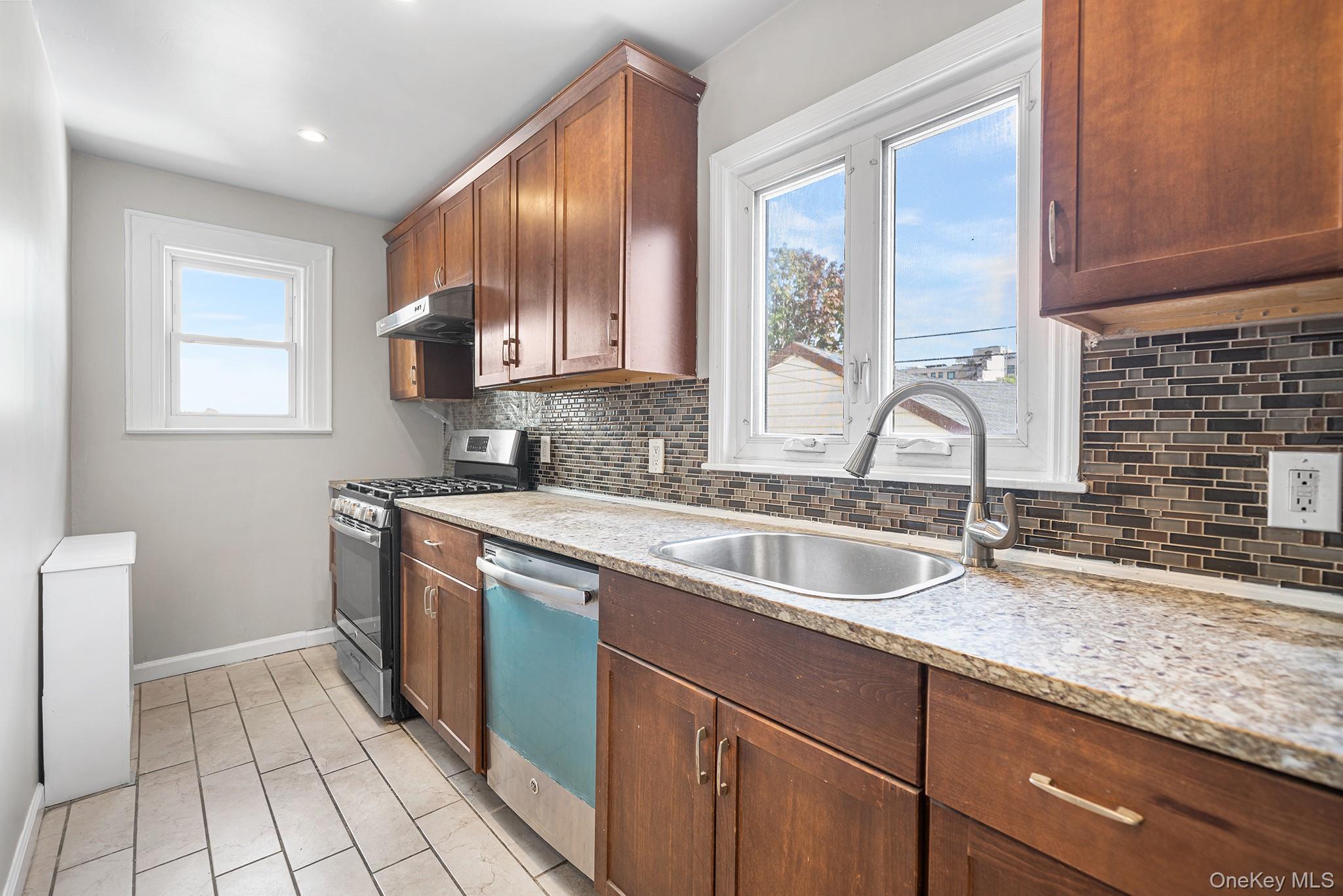 #14 photo, 150-44 87th Road, Briarwood , NY 11432