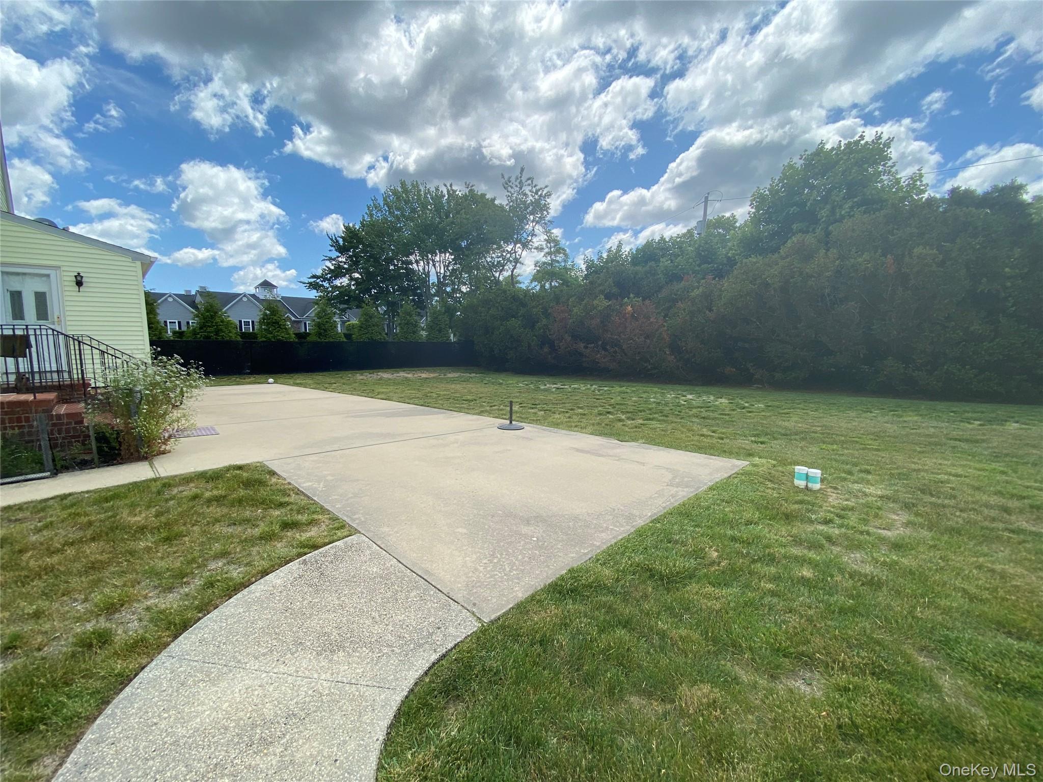 #3 photo, 60 Schmeelk Place, Copiague , NY 11726