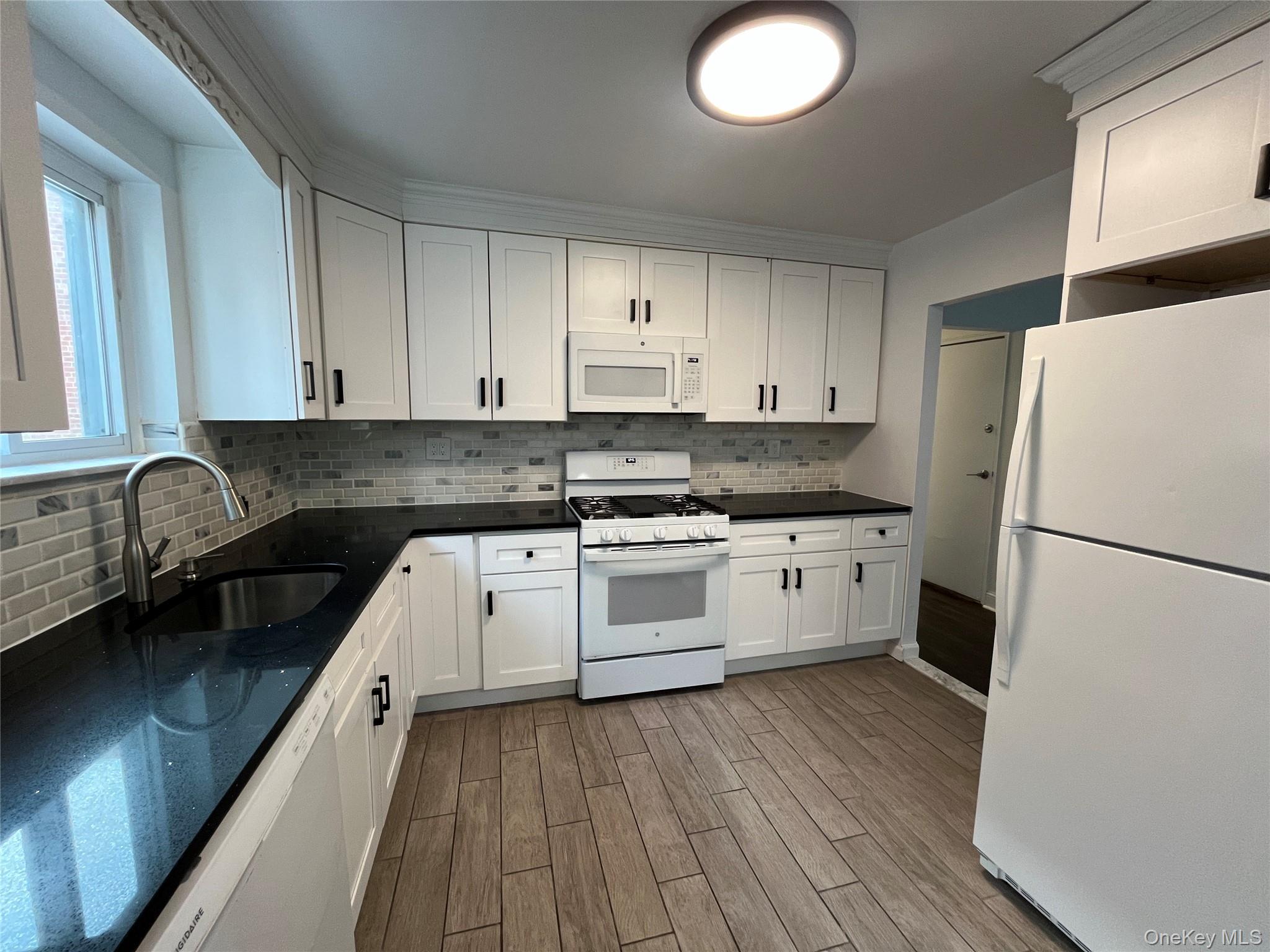 #2 photo, 7550 Furmanville Avenue, Middle Village , NY 11379