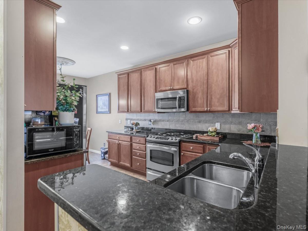 #3 photo, 170 Southampton Drive, Massapequa , NY 11758