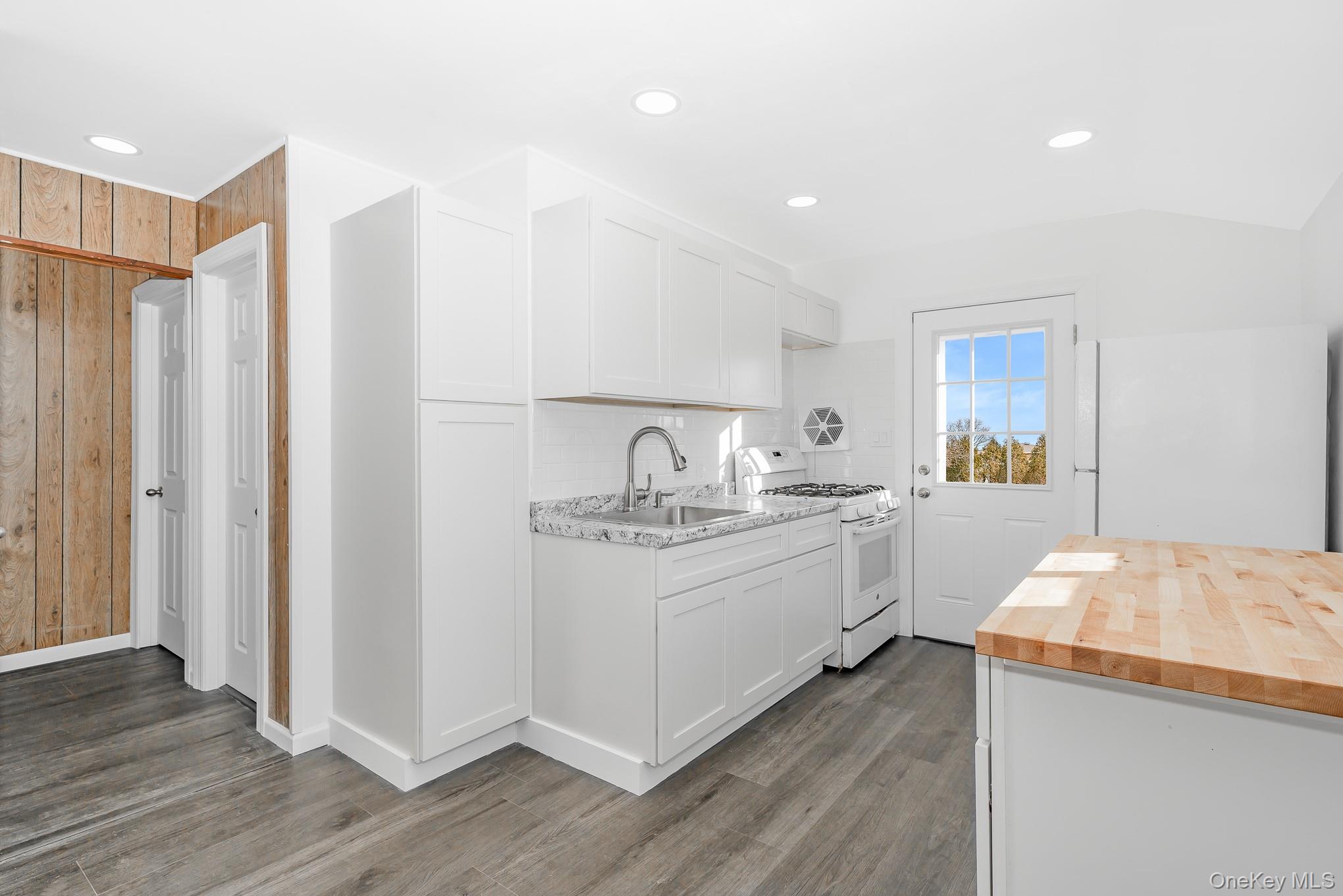 #10 photo, 165 Westwood Drive, Brentwood , NY 11717