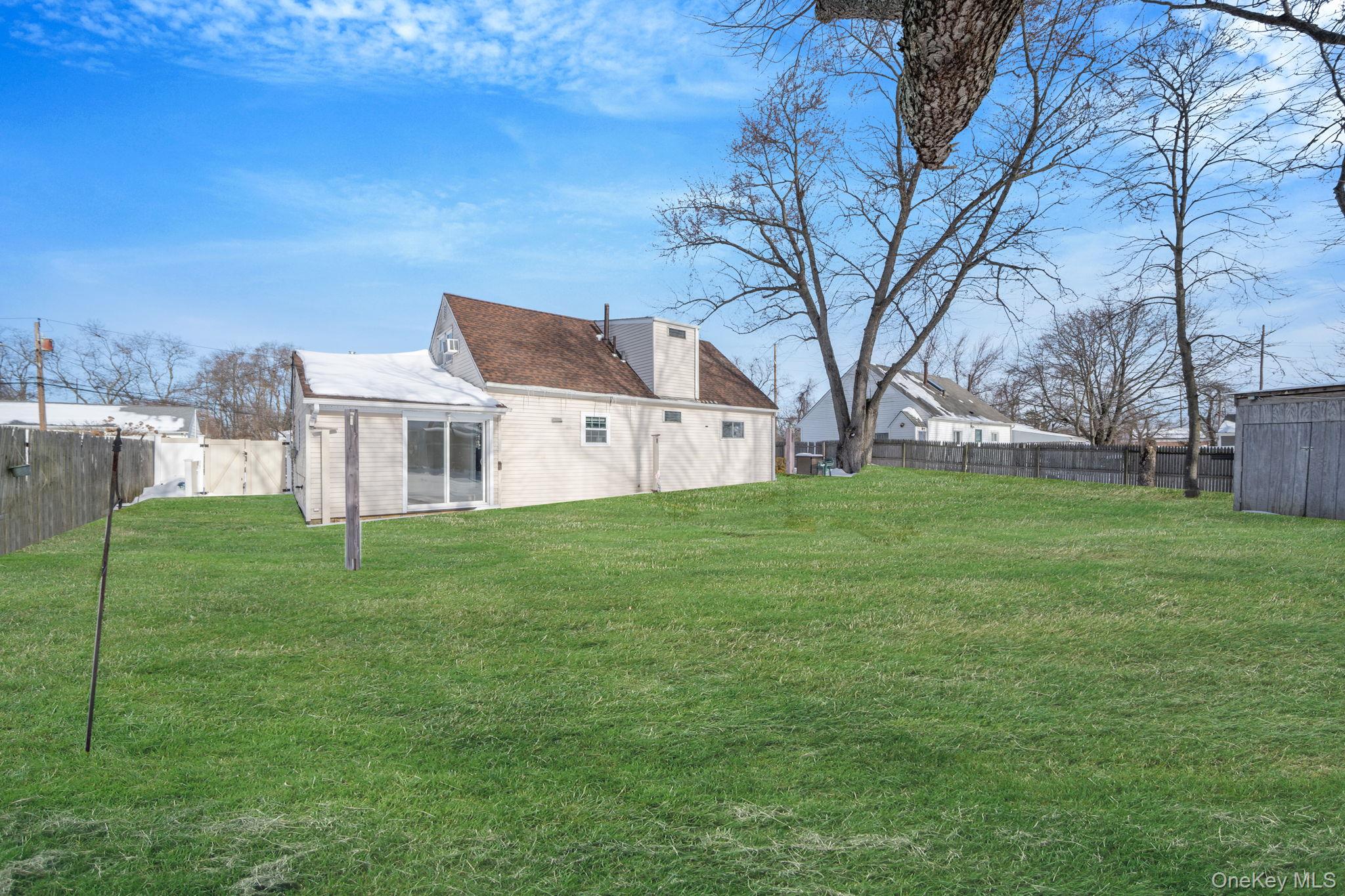 #13 photo, 90 Winchester Drive, Lindenhurst , NY 11757