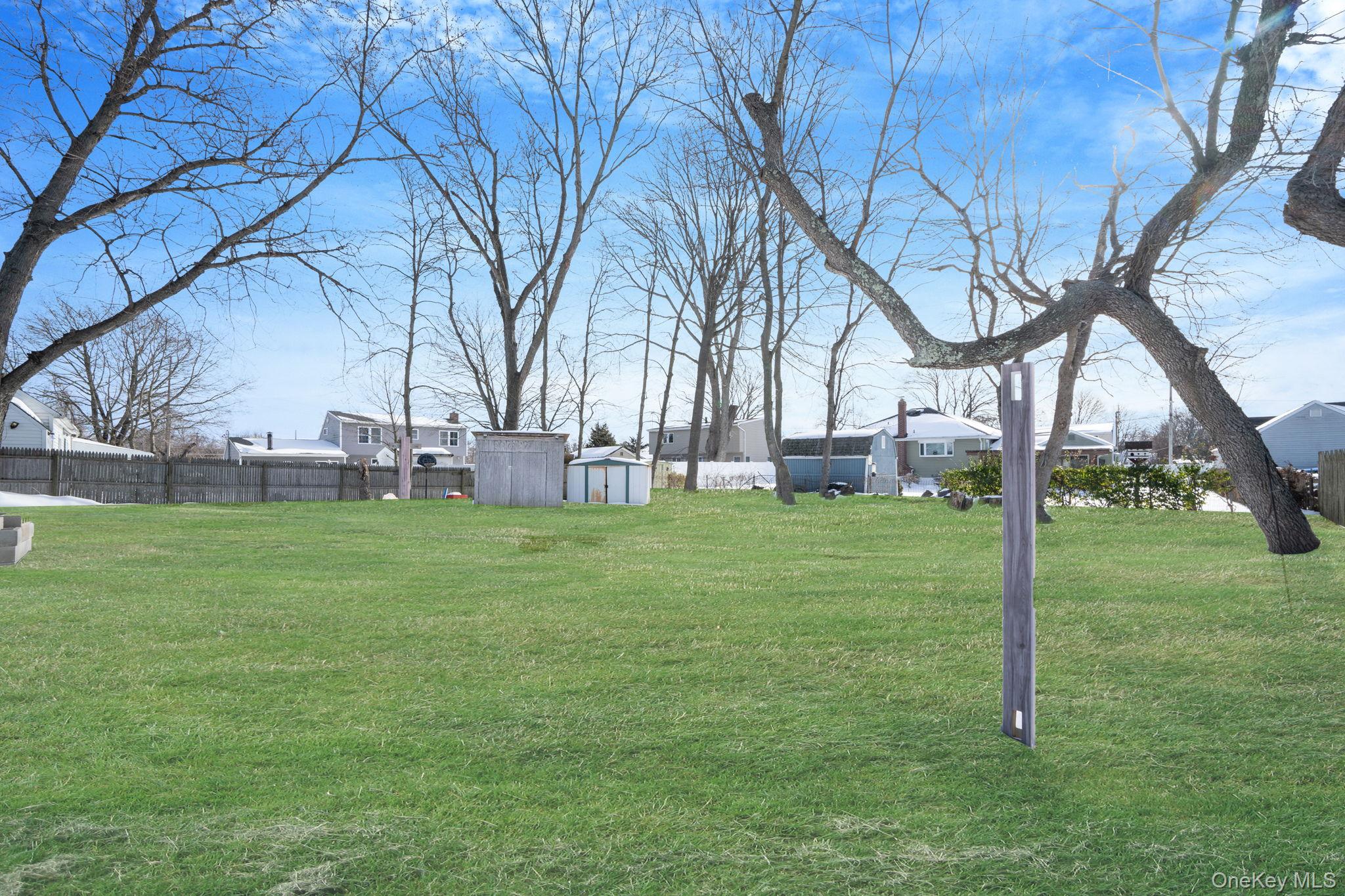 #15 photo, 90 Winchester Drive, Lindenhurst , NY 11757