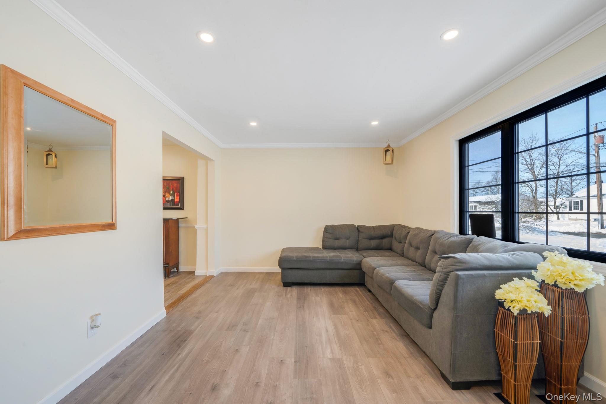 #18 photo, 90 Winchester Drive, Lindenhurst , NY 11757