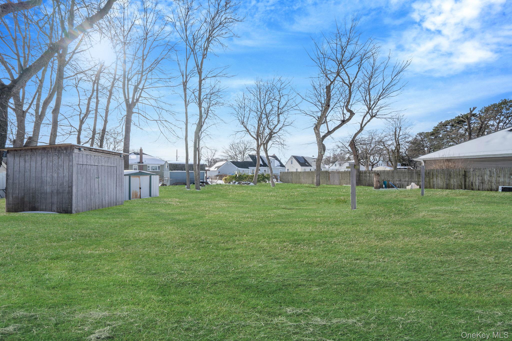 #7 photo, 90 Winchester Drive, Lindenhurst , NY 11757