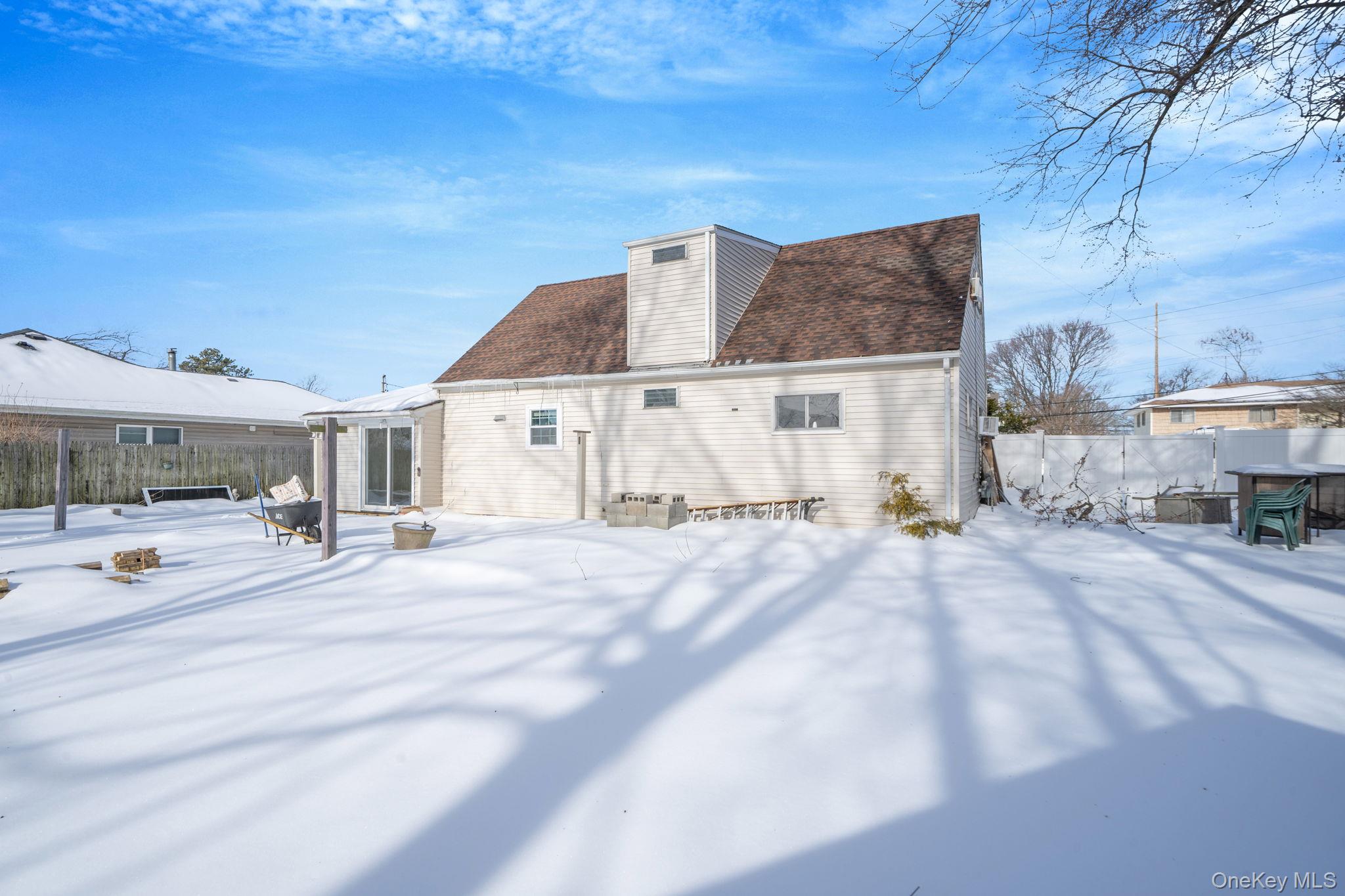 #9 photo, 90 Winchester Drive, Lindenhurst , NY 11757