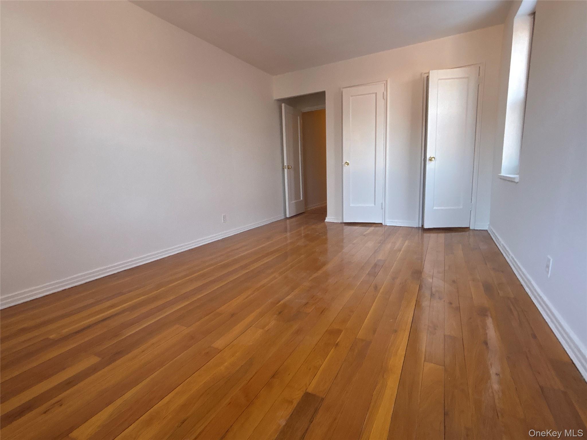 #12 photo, 23 Schenck Avenue, Great Neck , NY 11021