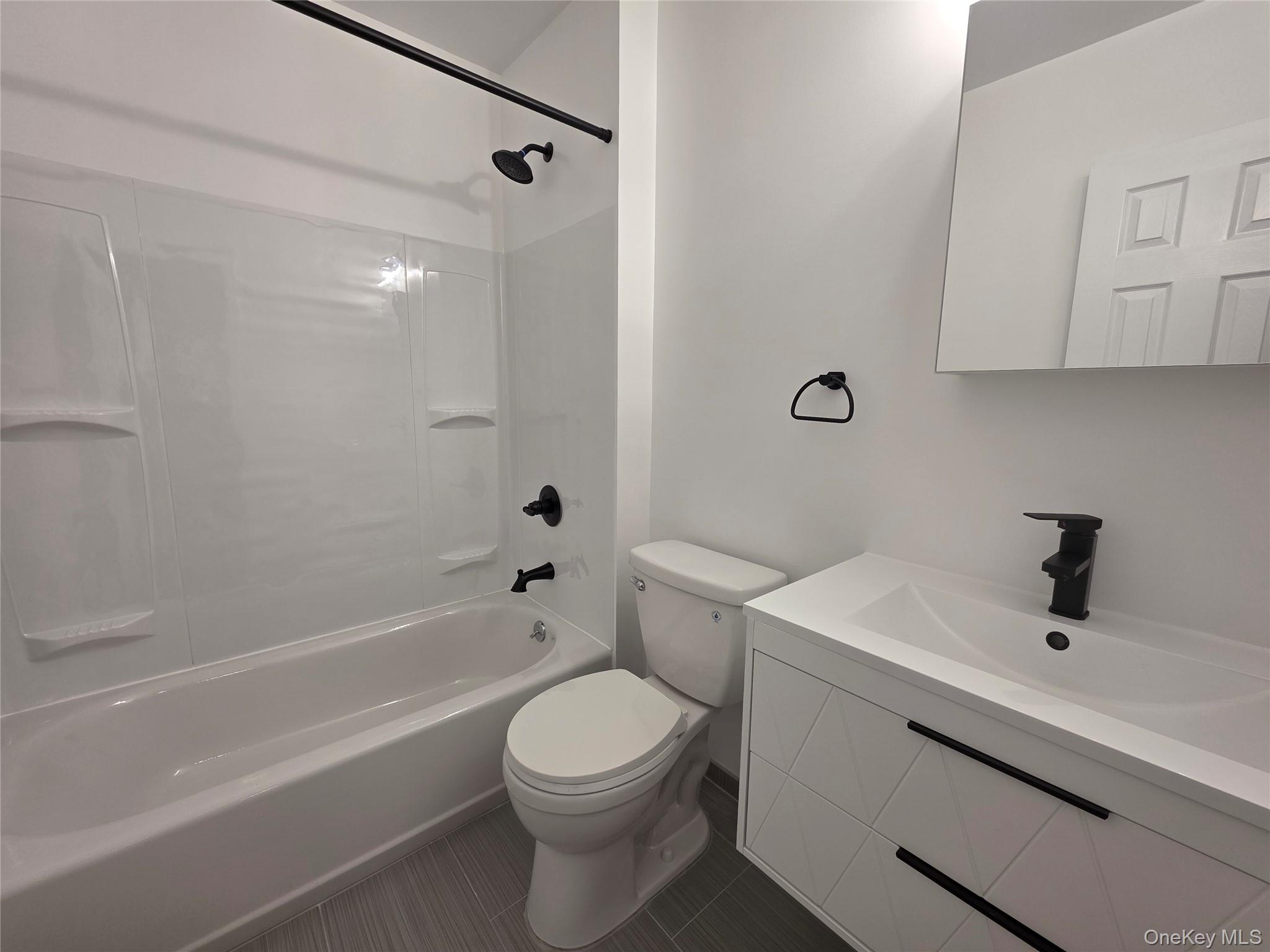 #14 photo, 200 Deforest Road, Dix Hills , NY 11746