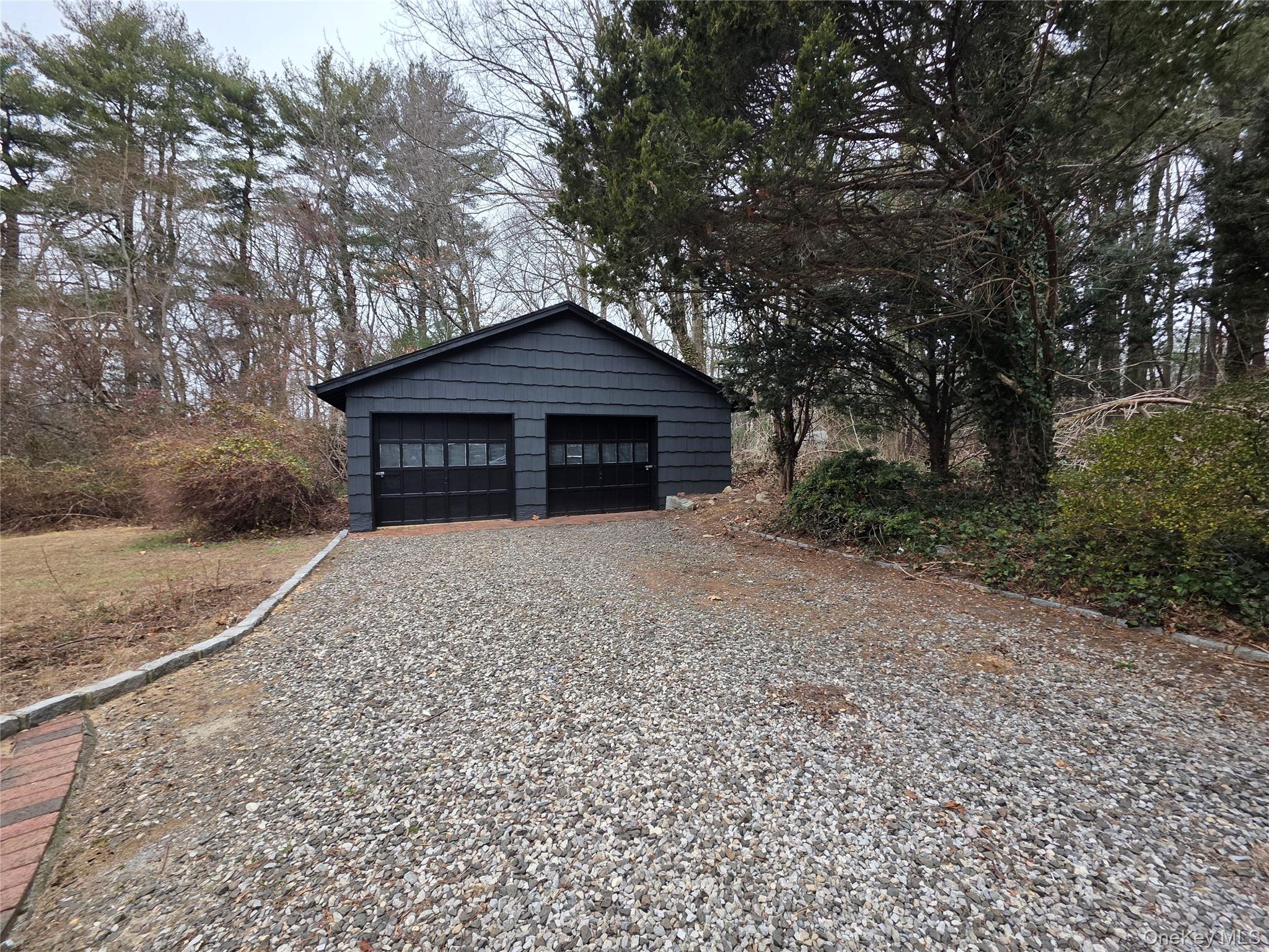 #16 photo, 200 Deforest Road, Dix Hills , NY 11746