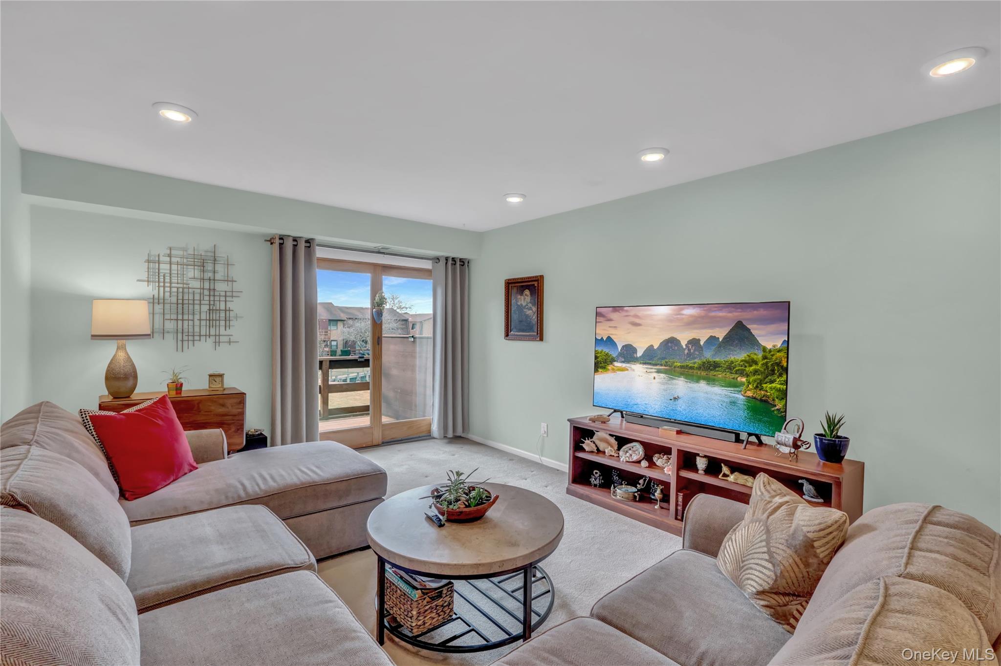 #10 photo, 219 Mariners Way, Copiague , NY 11726