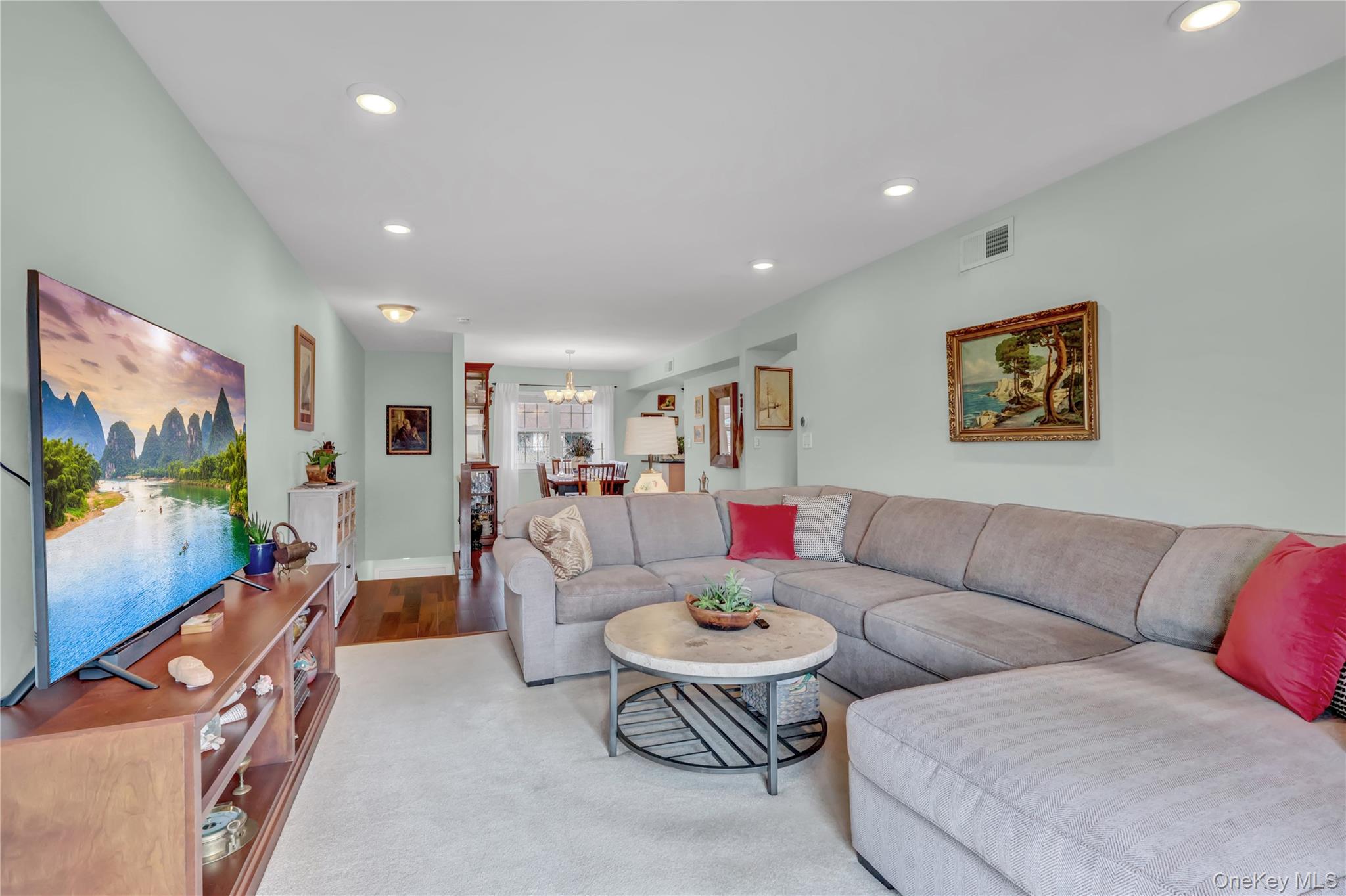 #11 photo, 219 Mariners Way, Copiague , NY 11726