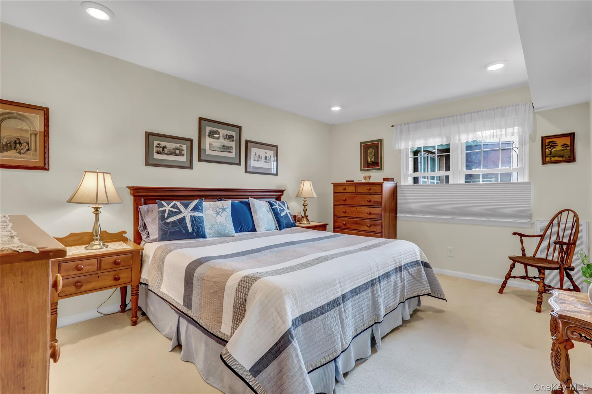 #13 photo, 219 Mariners Way, Copiague , NY 11726