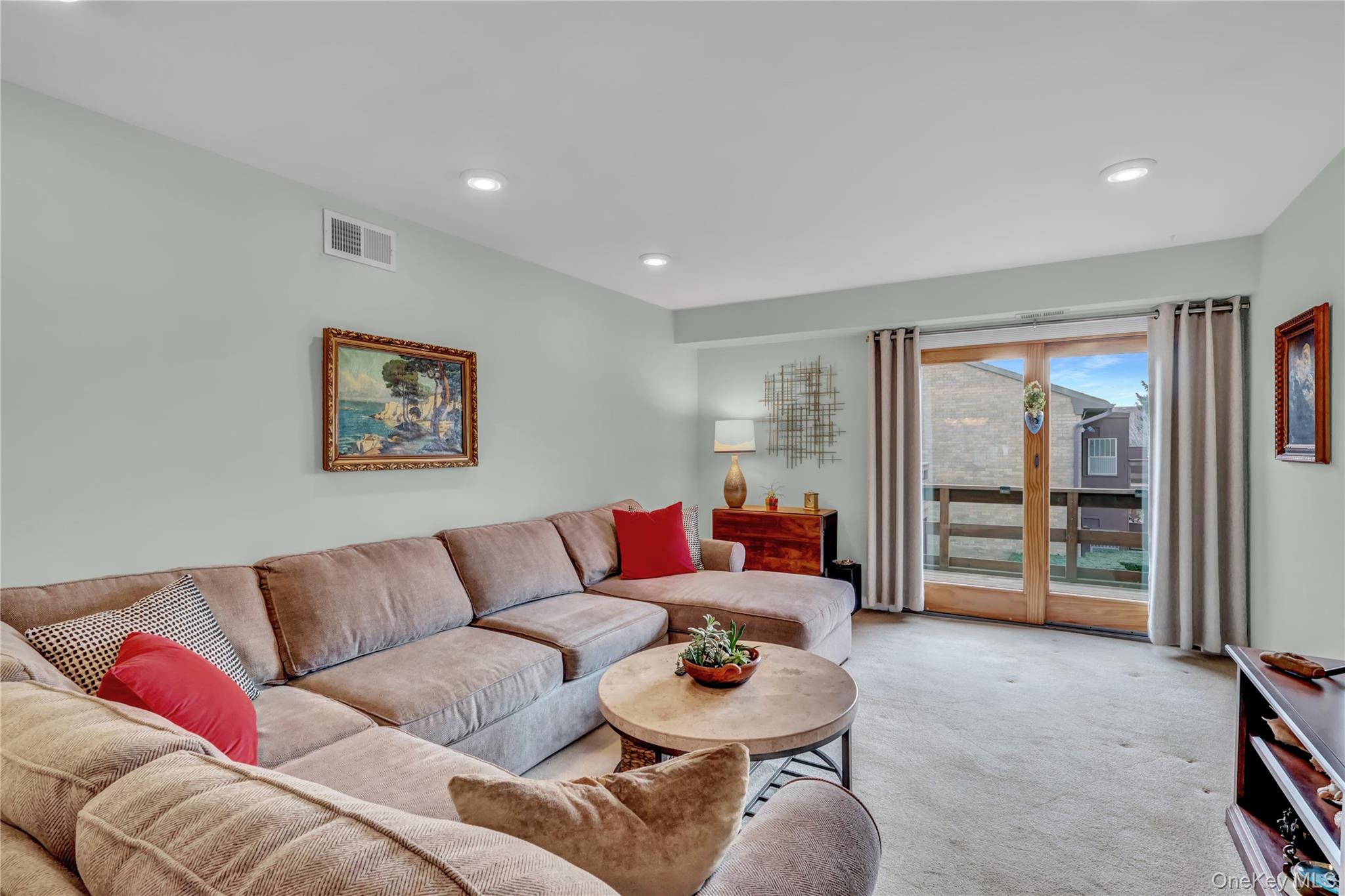 #9 photo, 219 Mariners Way, Copiague , NY 11726