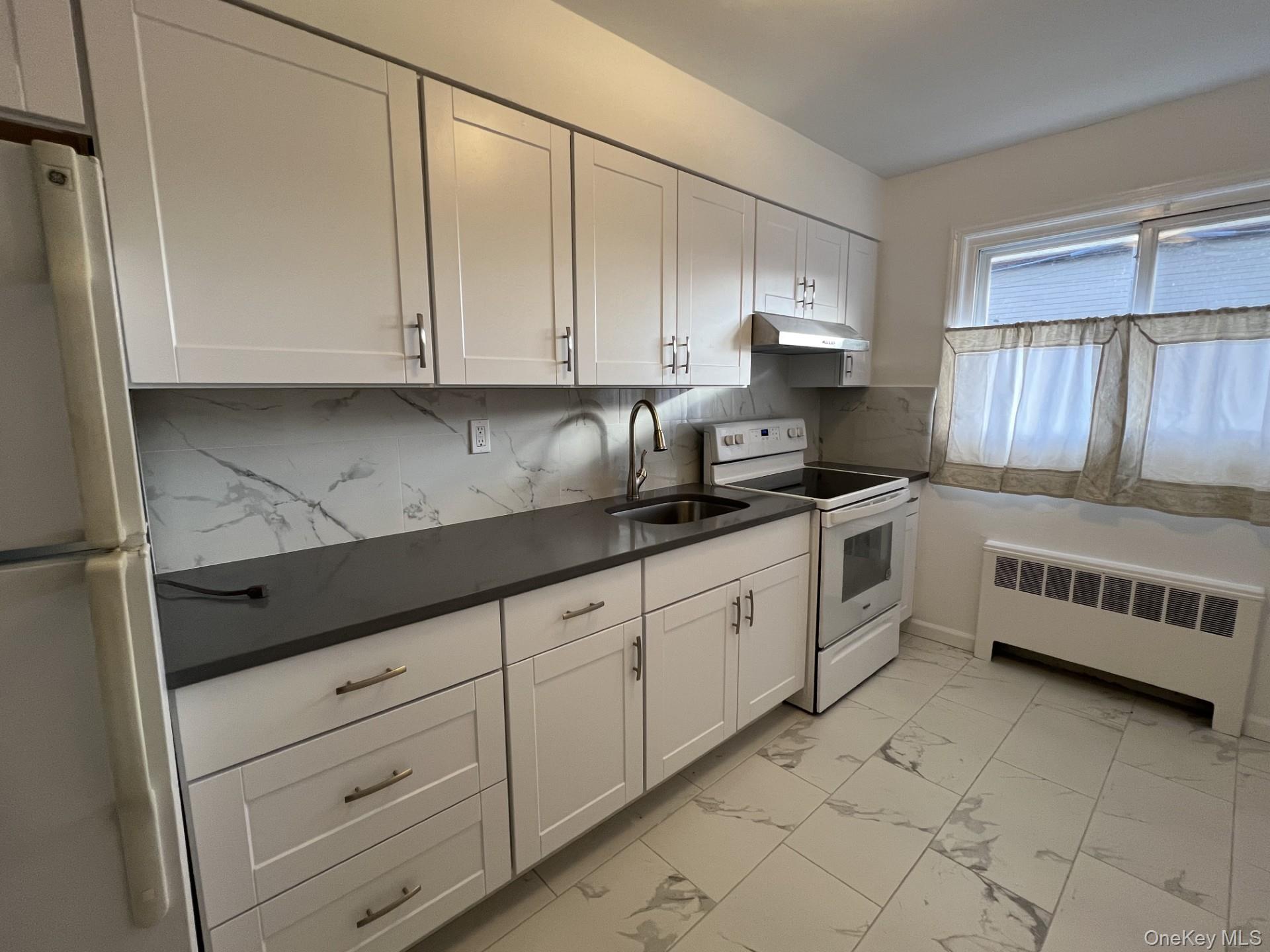 #3 photo, 40 Firwood Road, Port Washington , NY 11050