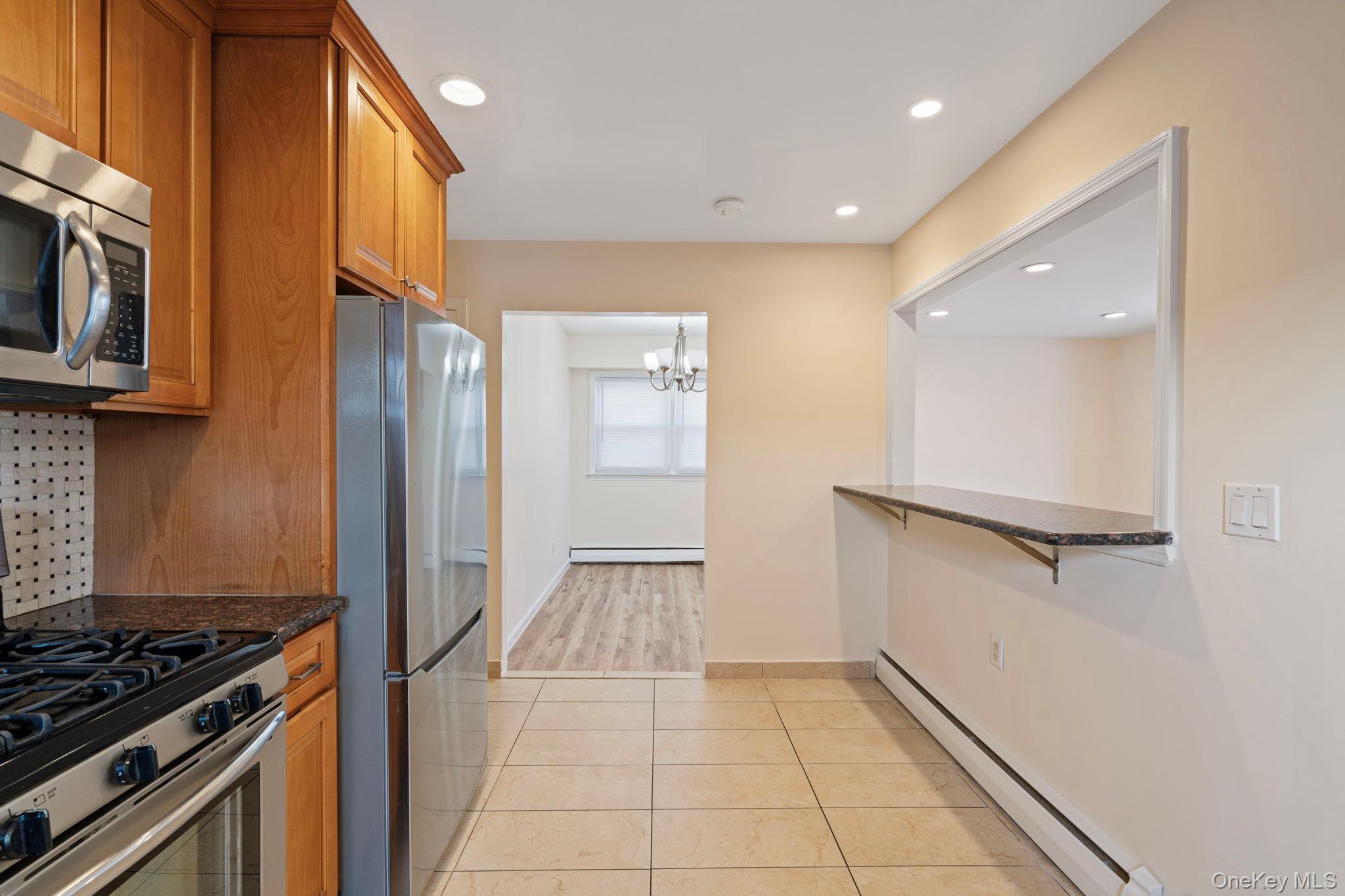 #4 photo, 480 Ocean Avenue, नासाउ काउंटी East Rockaway , NY 11518