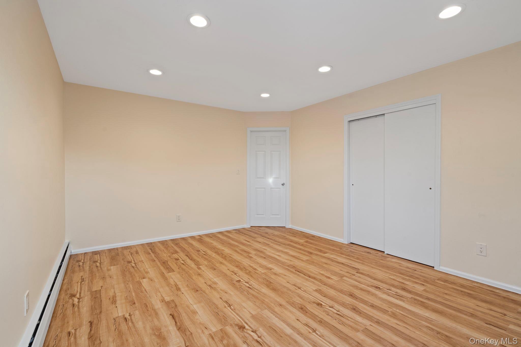 #12 photo, 480 Ocean Avenue, East Rockaway , NY 11518