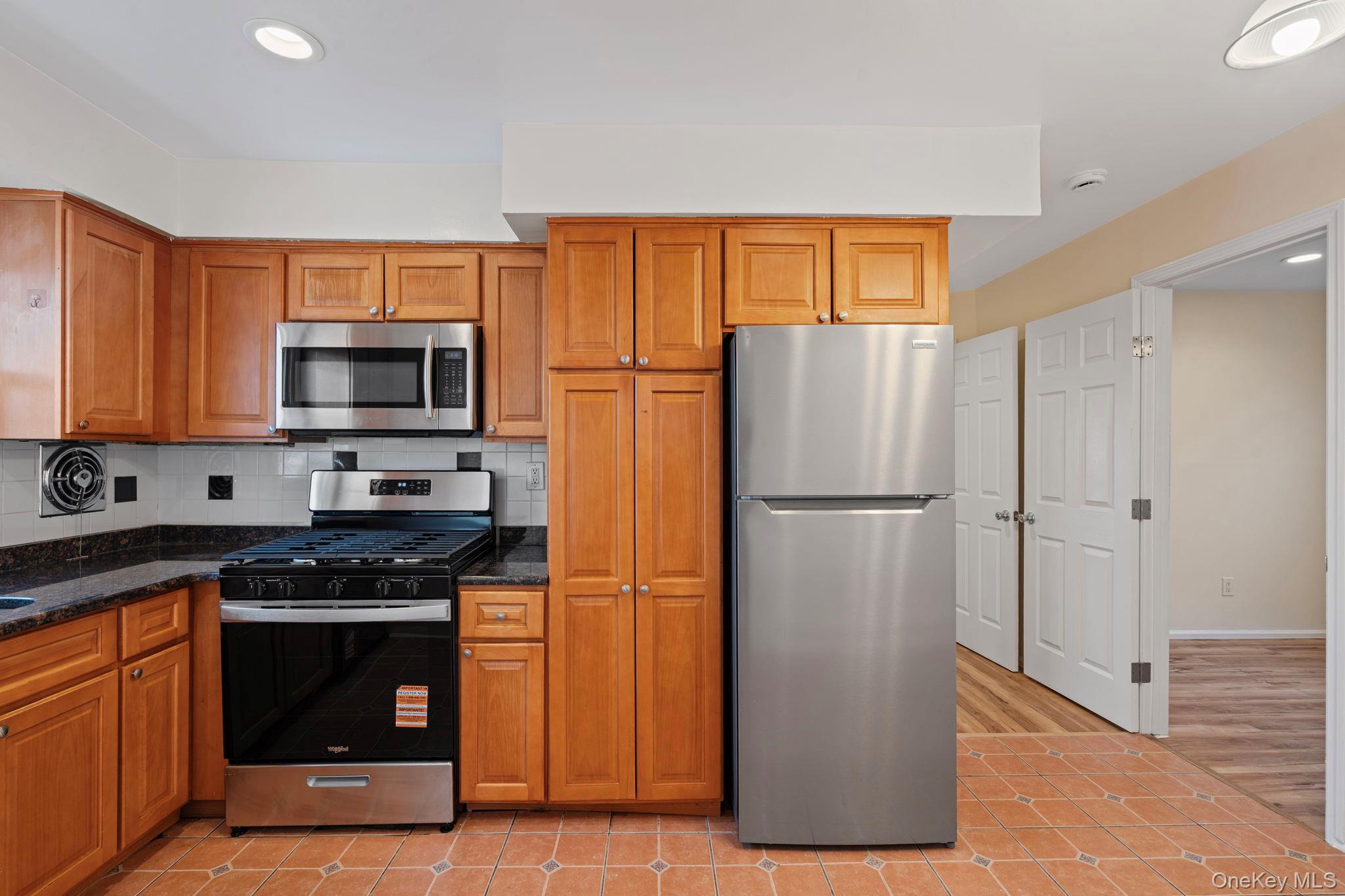 #5 photo, 480 Ocean Avenue, East Rockaway , NY 11518