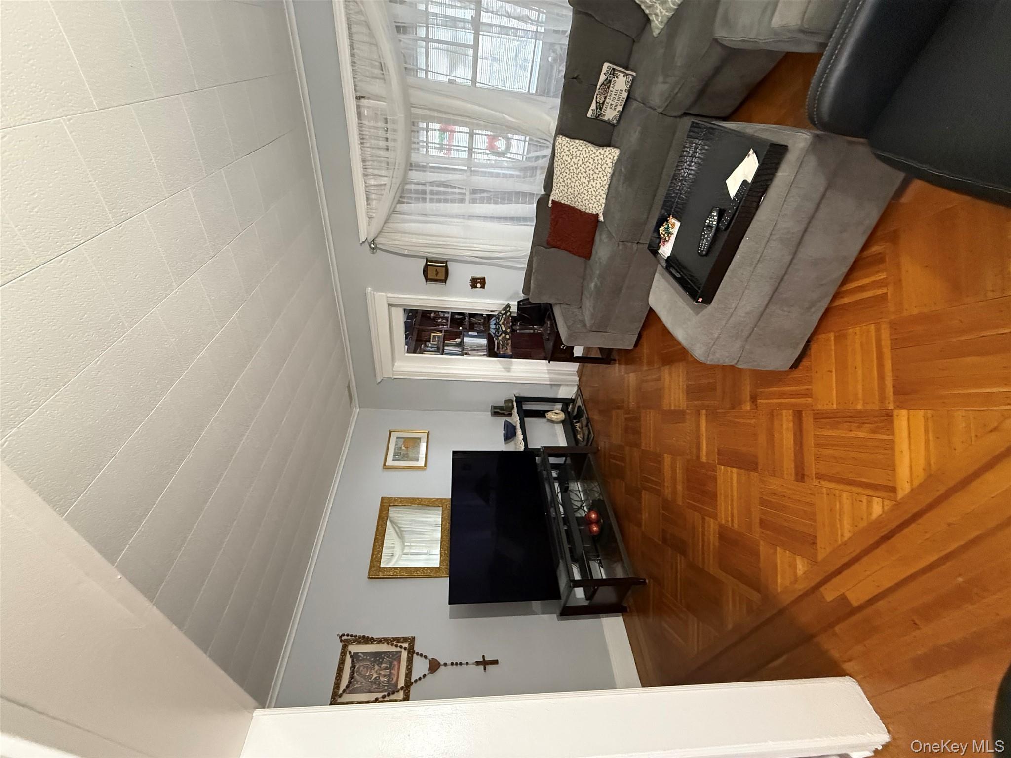 #2 photo, 9426 80th Street, कुईंस Ozone Park , NY 11416