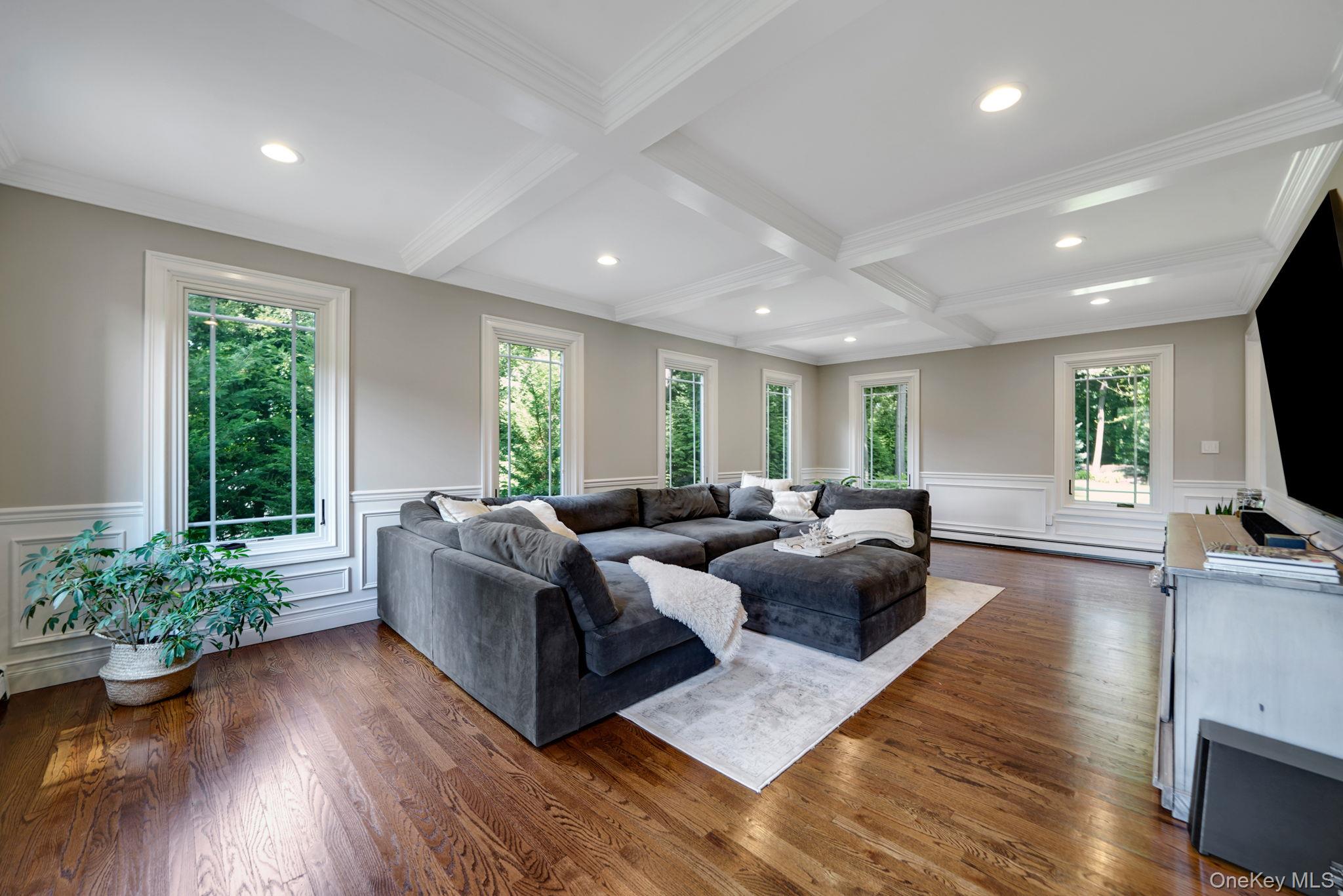 #13 photo, 9 Maureen Drive, Mount Sinai , NY 11766